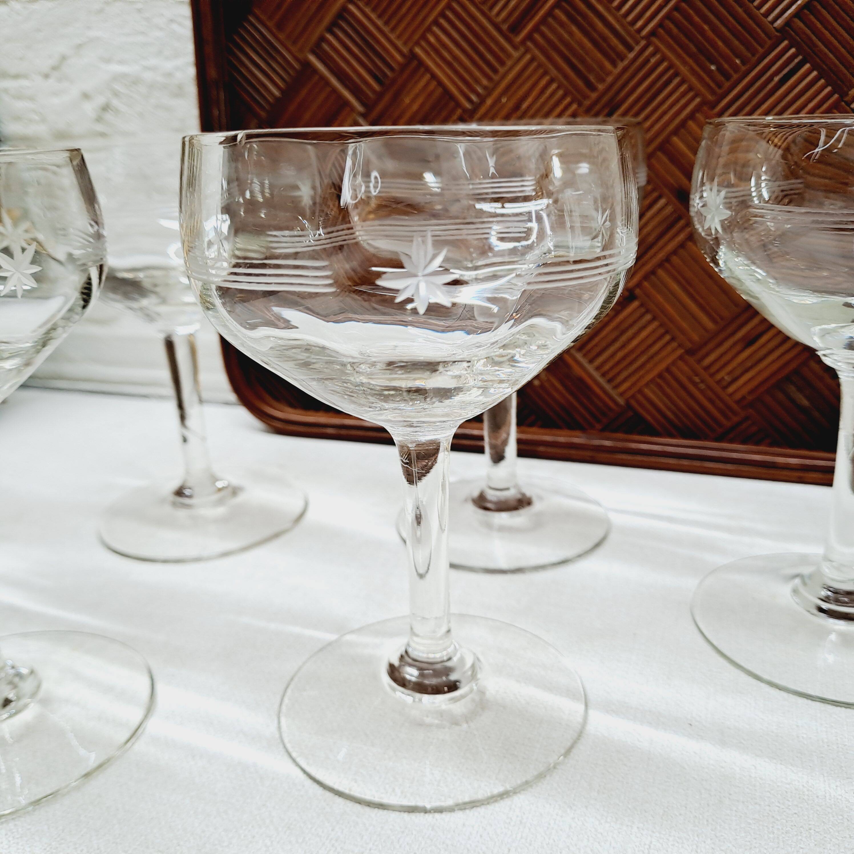 Set of 6 chiselled star glass cups