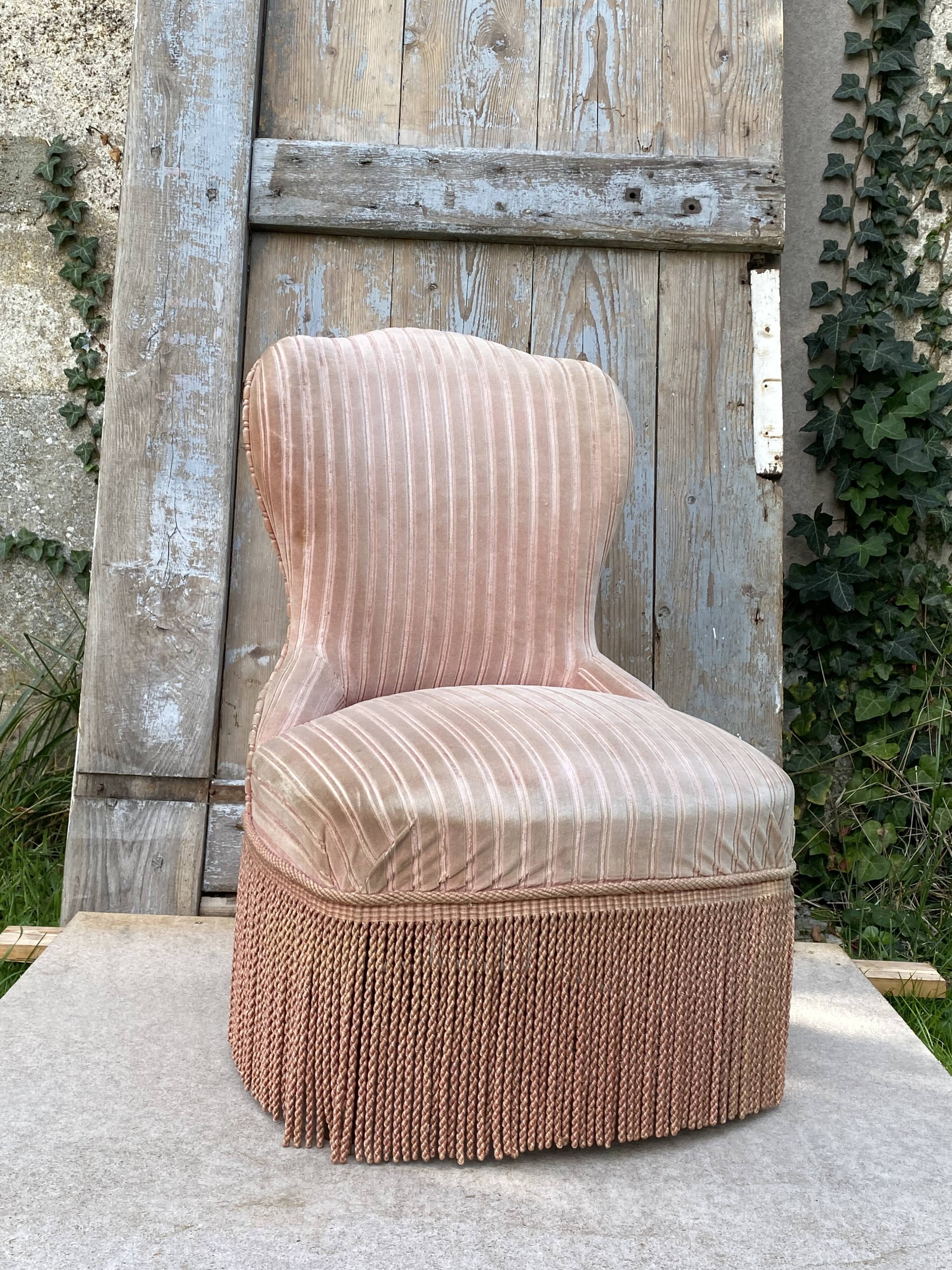 Fauteuil crapaud rose pâle