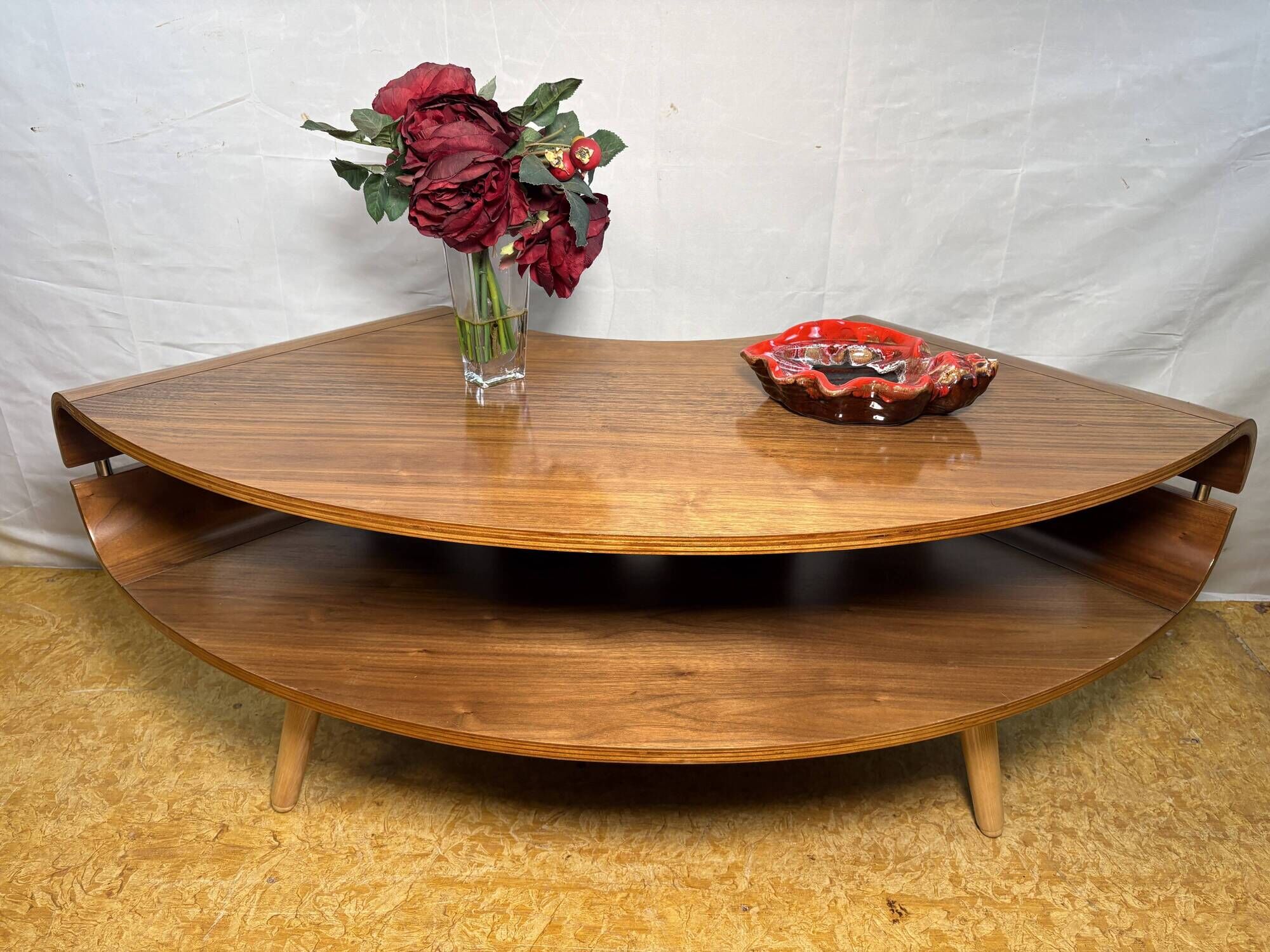 Mid-Century Modern Jual Havana Walnut Corner TV Stand Elegant Walnut Finish