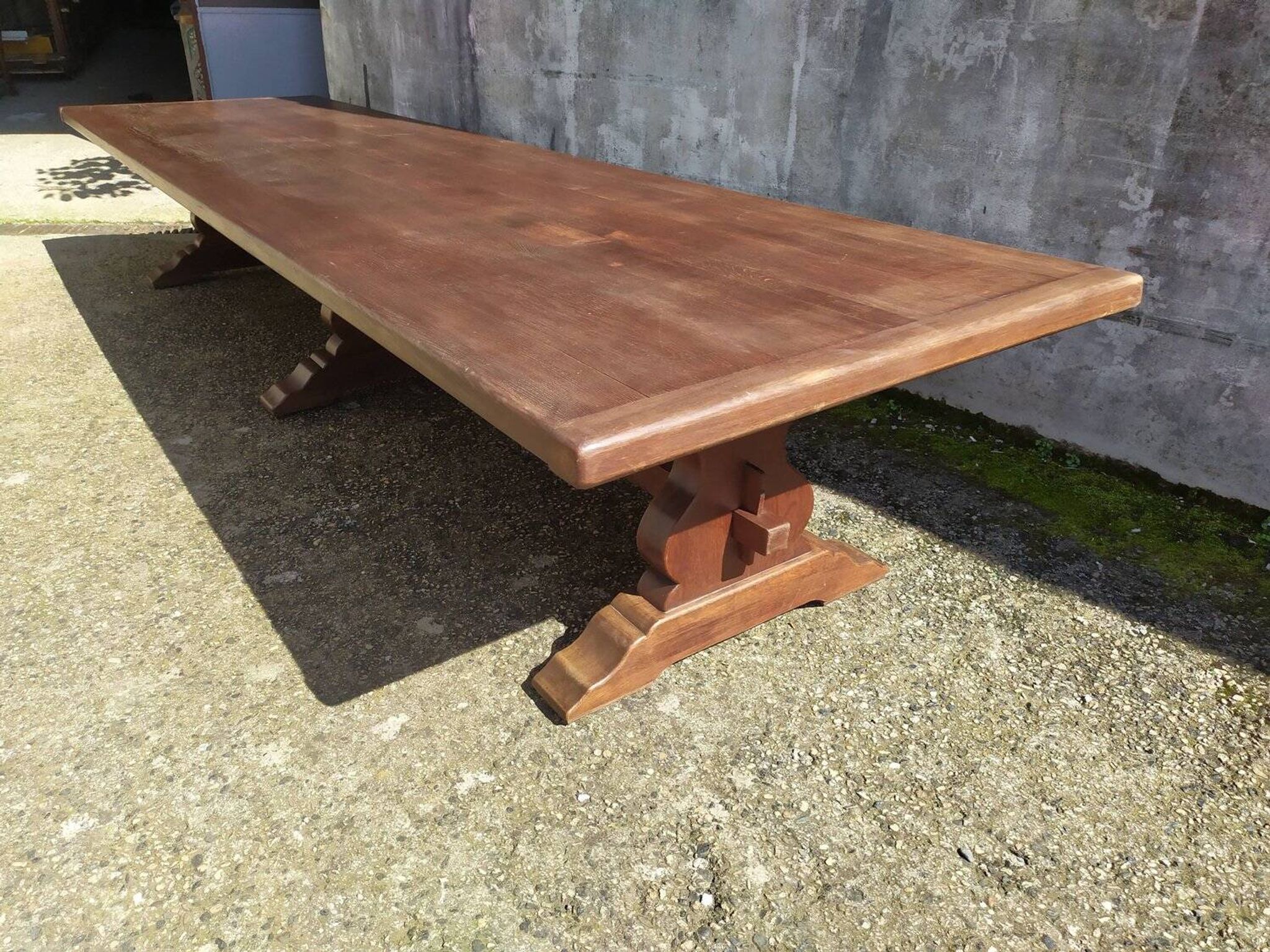 Table de conférence monastère chêne