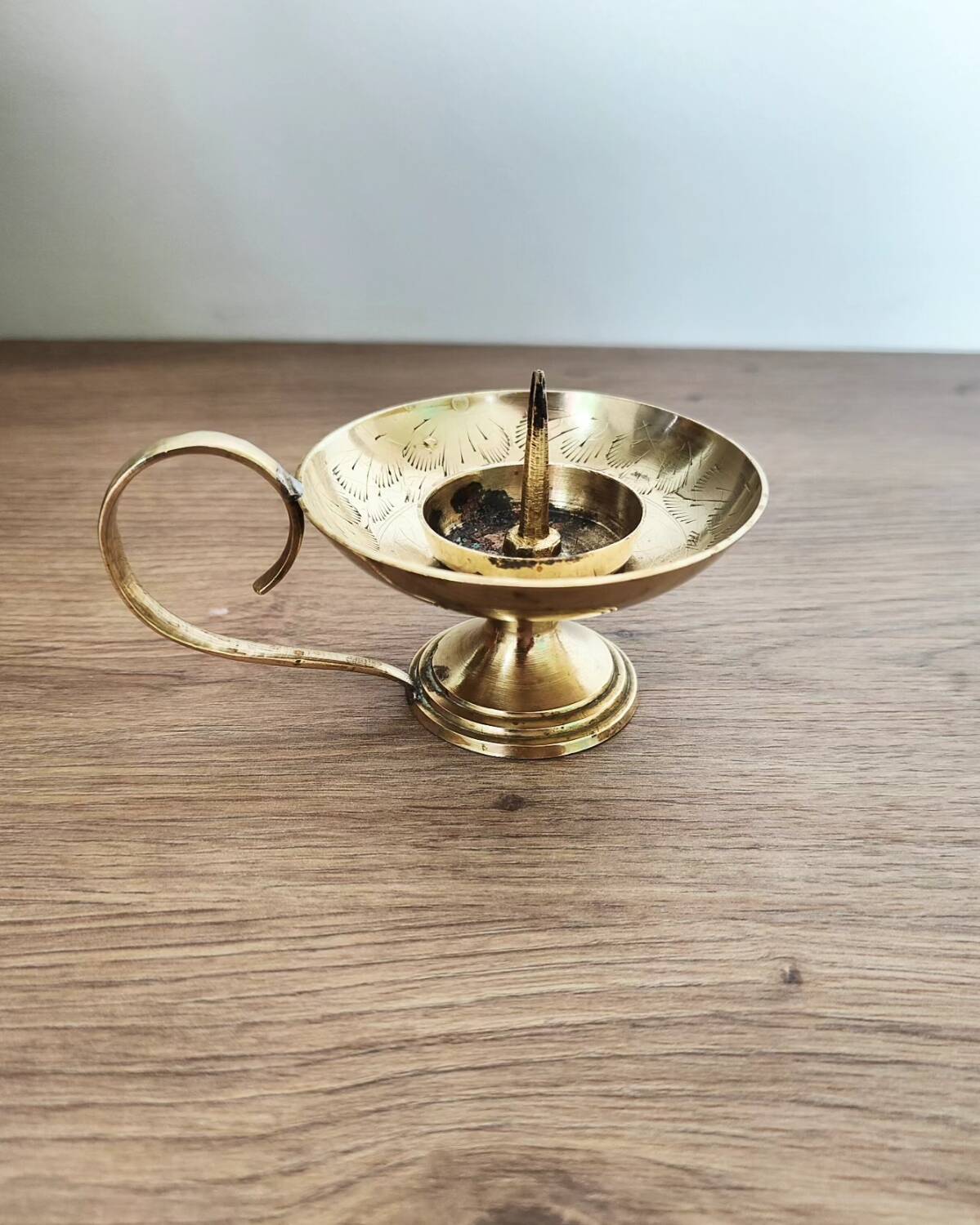 Cellar rat candle holder