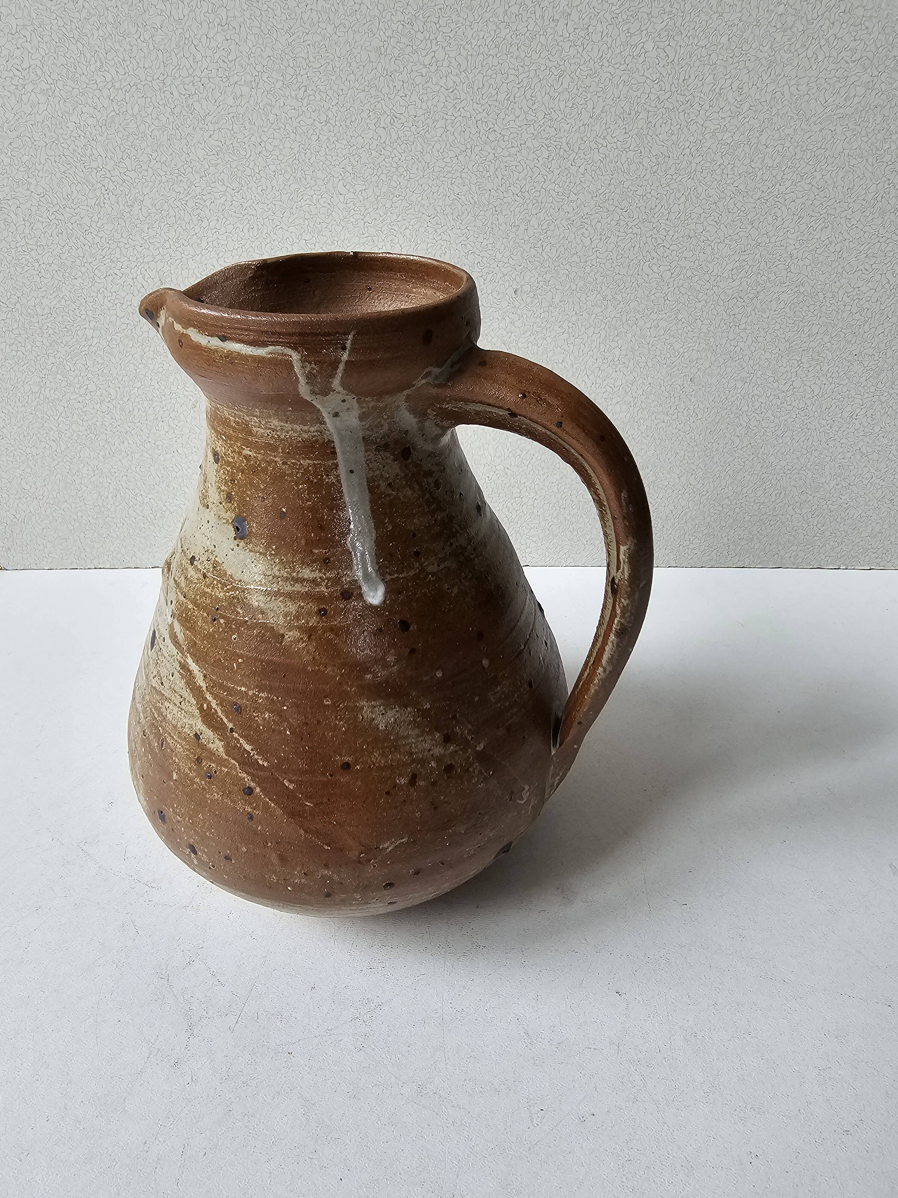 Ceramic stoneware pitcher - Signed Pictogram (Paw)