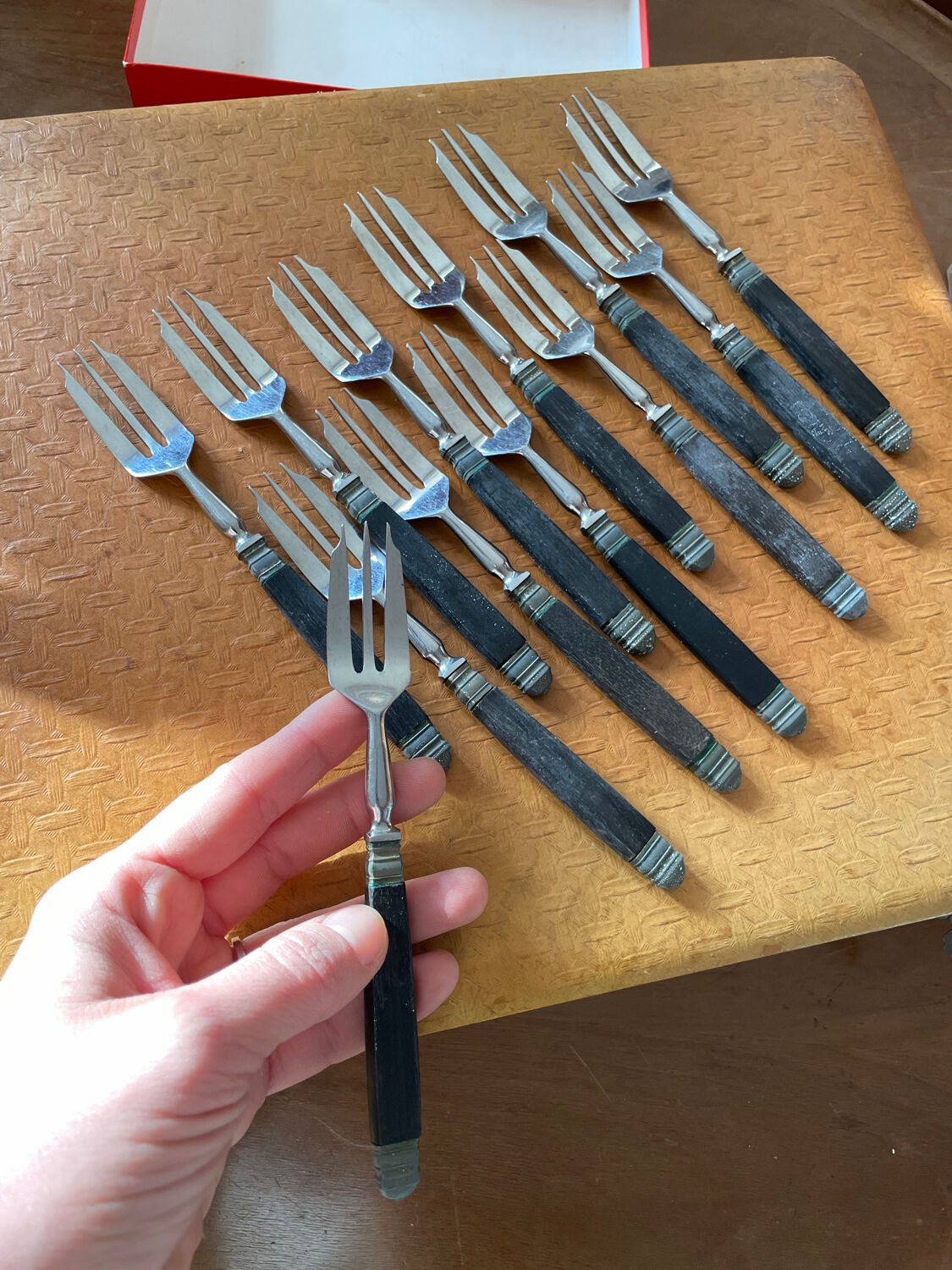 Dessert forks