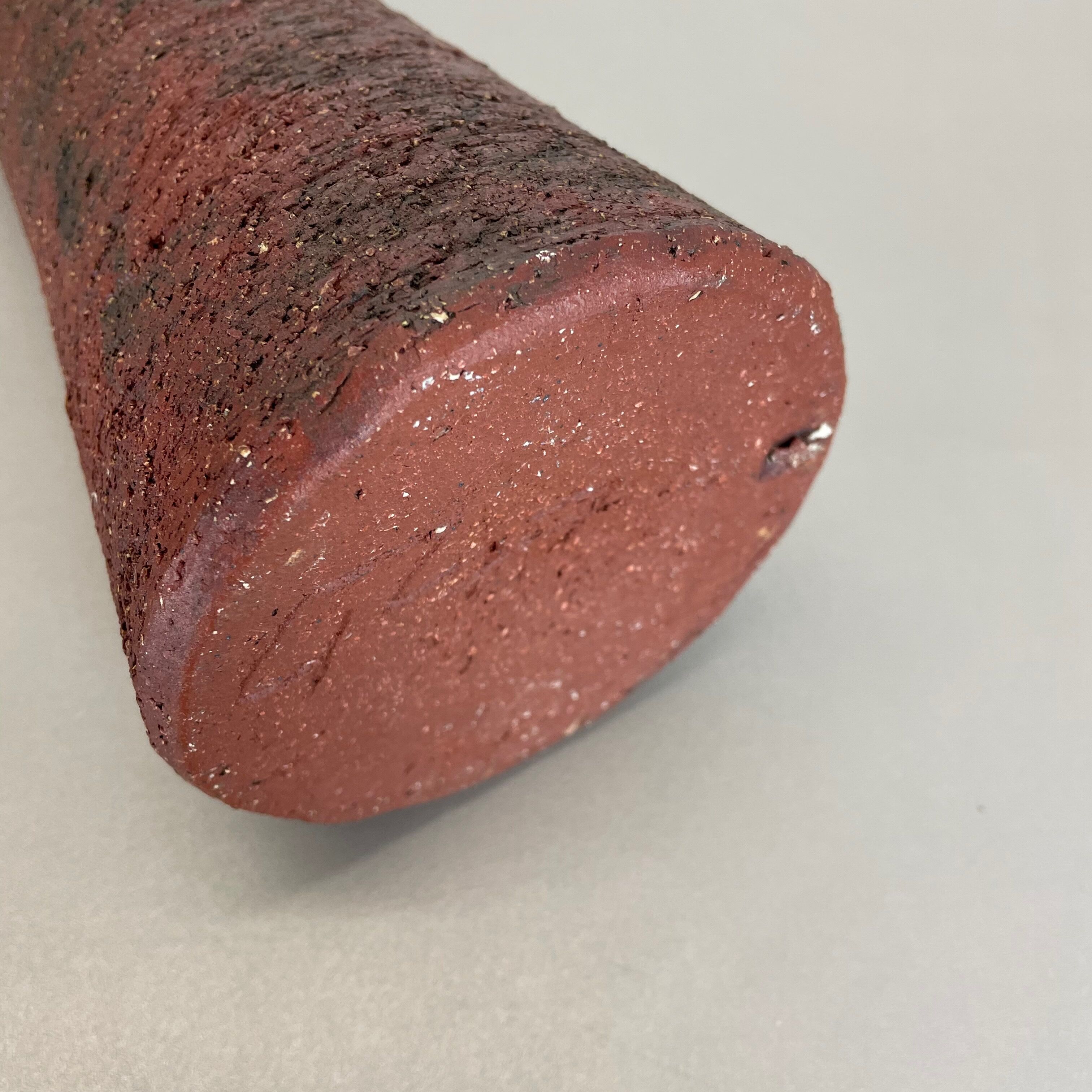 Vase abstrait en céramique rouge de studio par Gerhard Liebenthron, Allemagne, années 1970