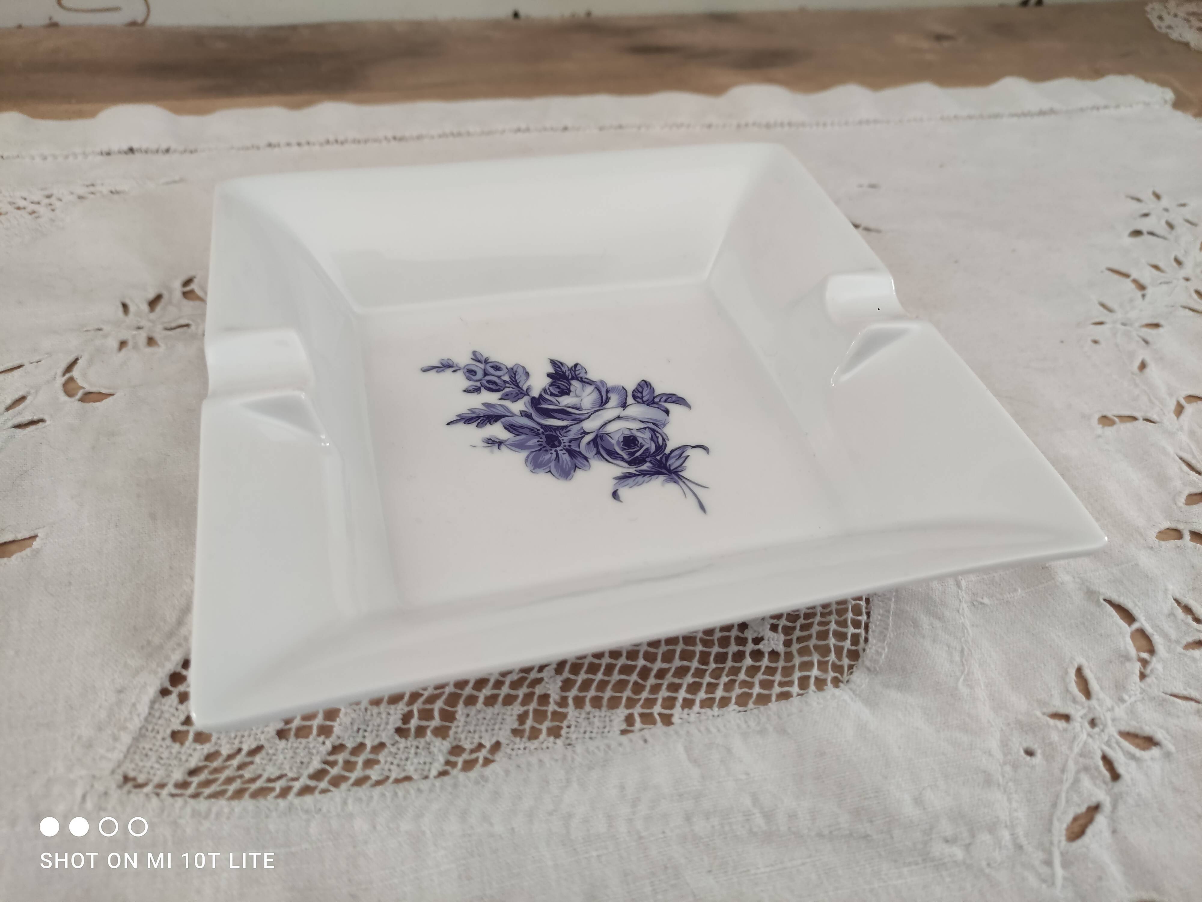Square ashtray in Limoges porcelain decoration pink blue midnight