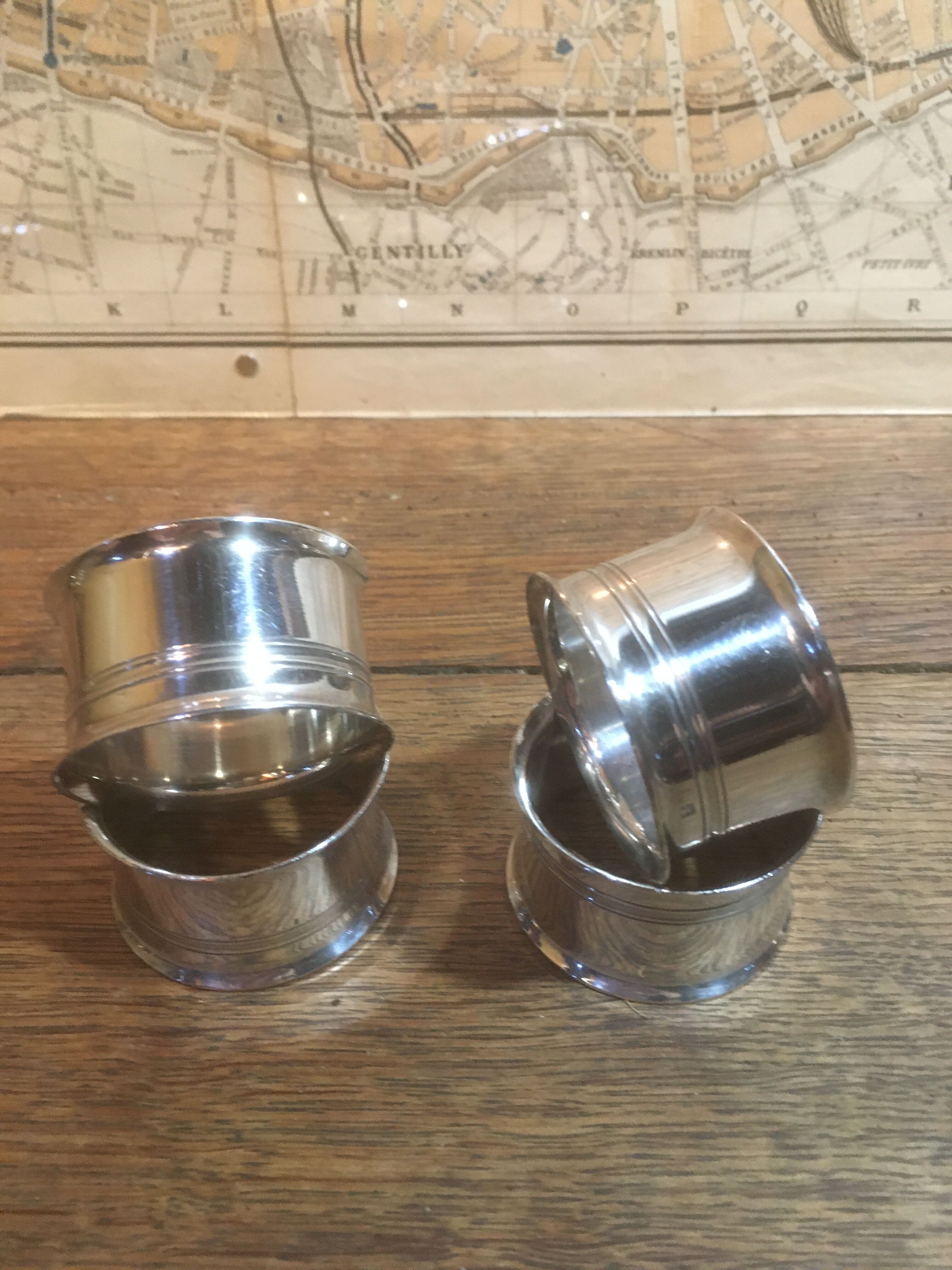 Set of 4 silver metal napkin rings