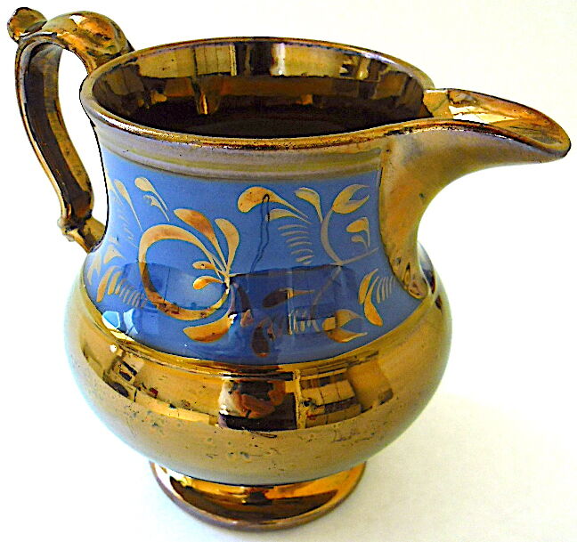 Paire de pichets en faïence lustrée du Staffordshire dite faïence de "Jersey"