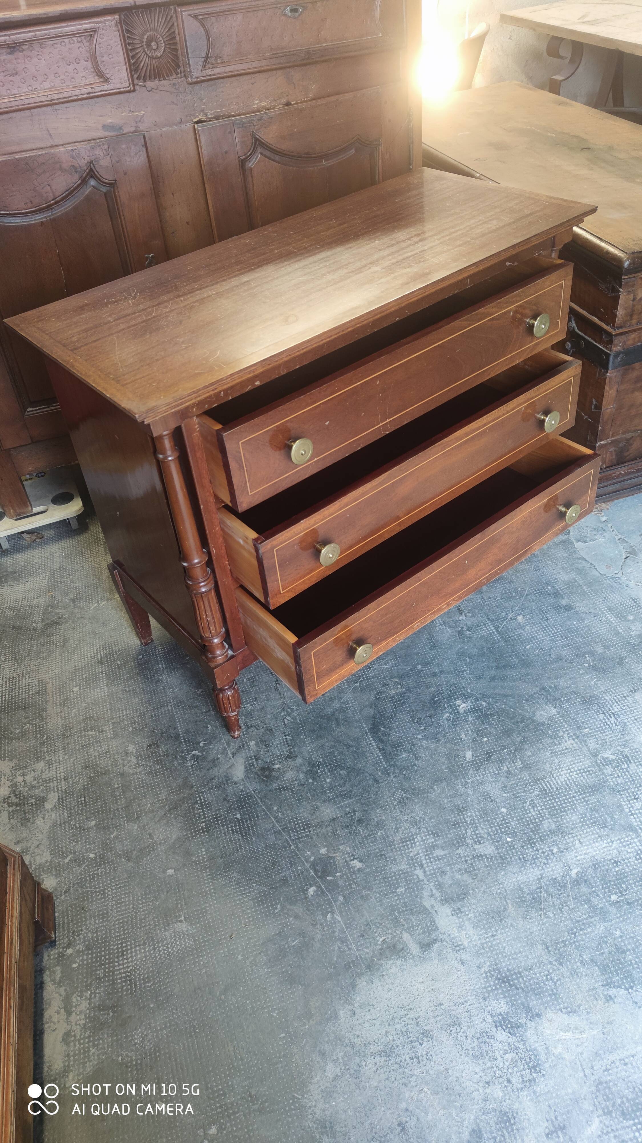 Mahogany chest of drawers with 3 drawers, circa 1940