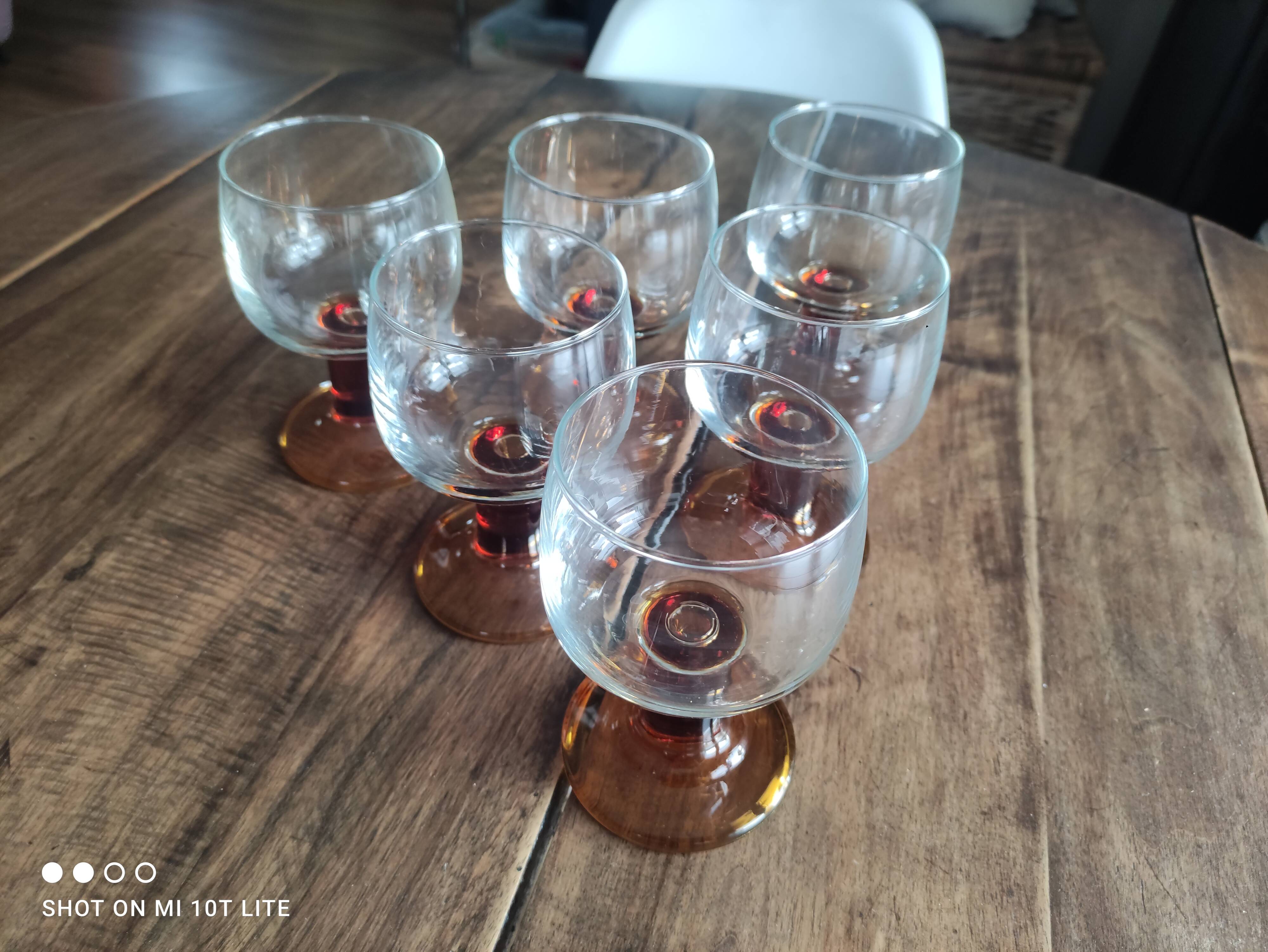 Lot de 6 verres ballon vintages pied épais ambré