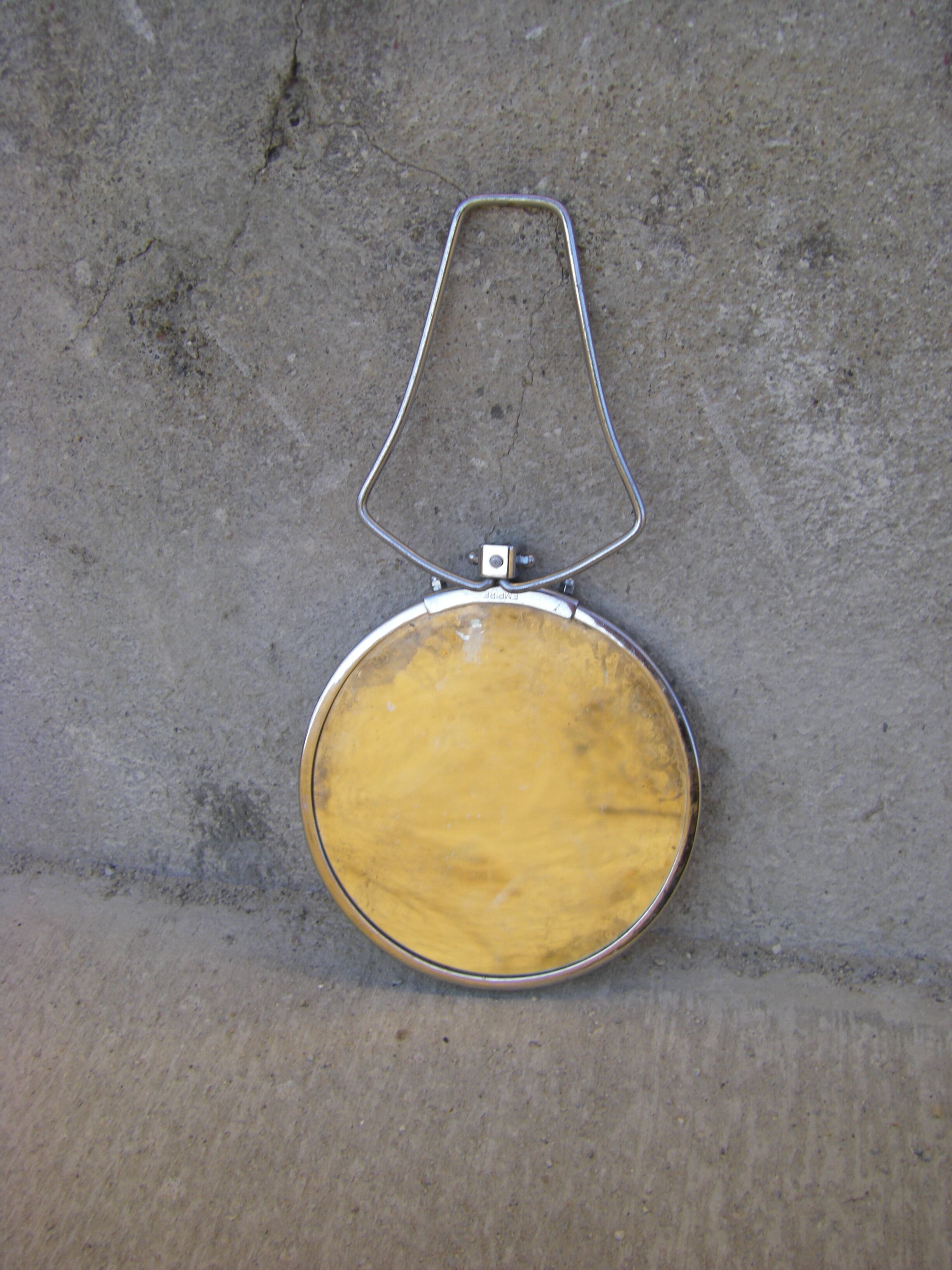 Mirror to hang