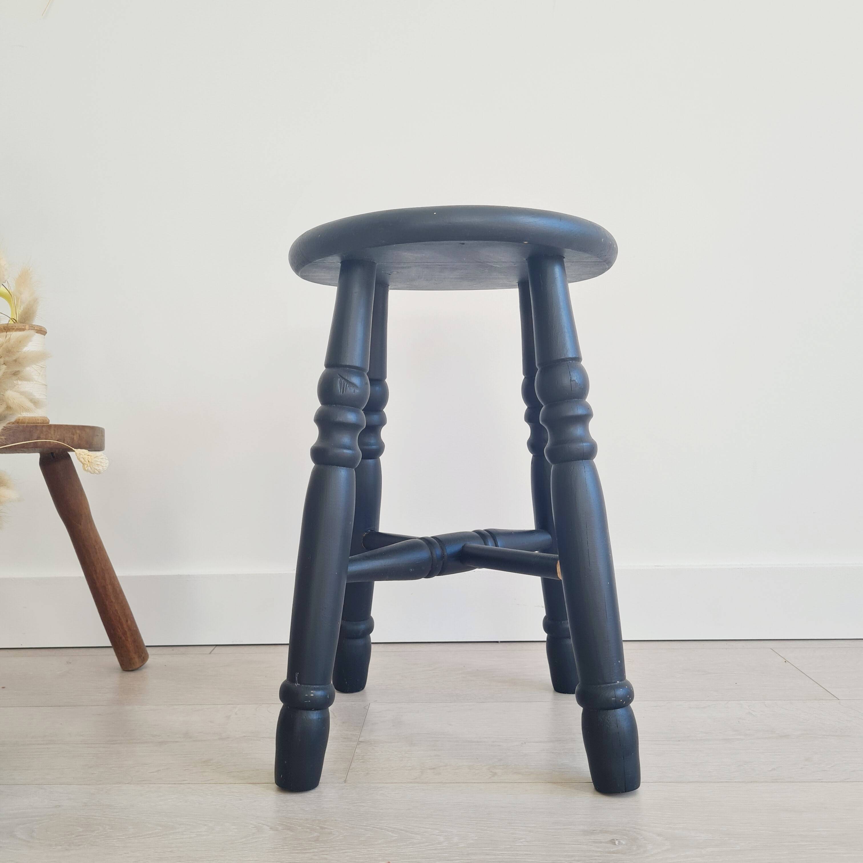Tabouret Ancien En Métal Relooké - Style Industriel, Stickers Publicitaires 'Punk Is Not Dead'