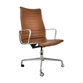 Office chair by Charles & Ray Eames for Herman Miller 1970S