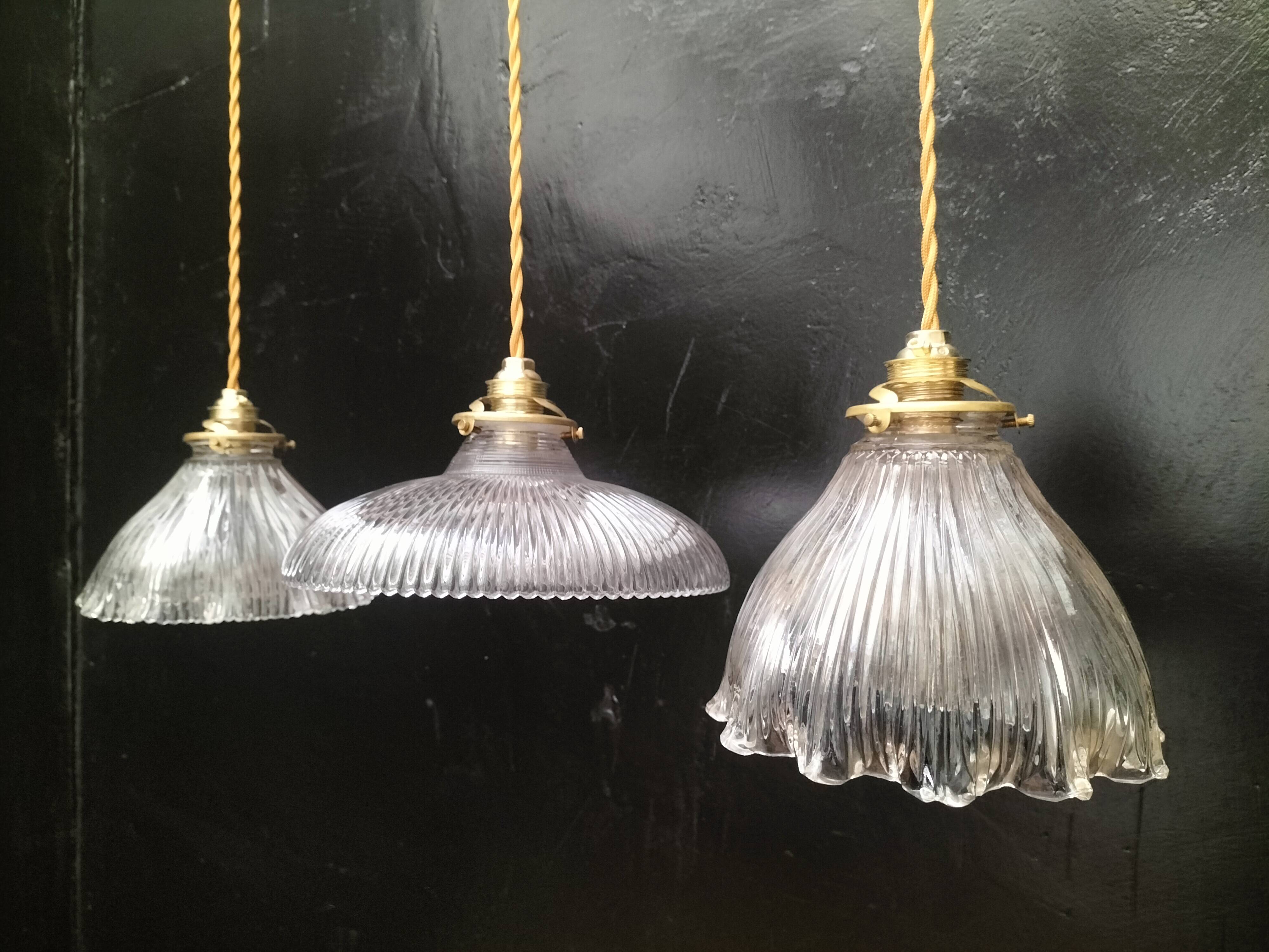 3 holophane suspensions