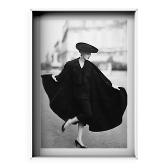 Richard Avedon | Harpers Bazaar 1950 paris street shoot
