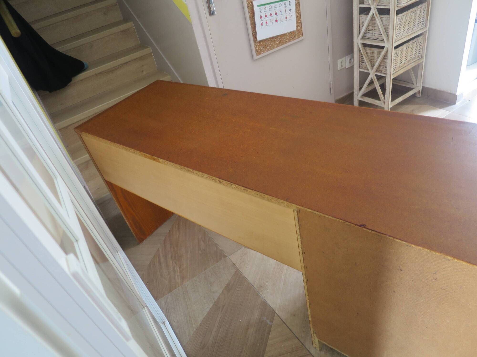 Vintage cane rattan desk with a large top and 5 drawers - 1960s/70s.