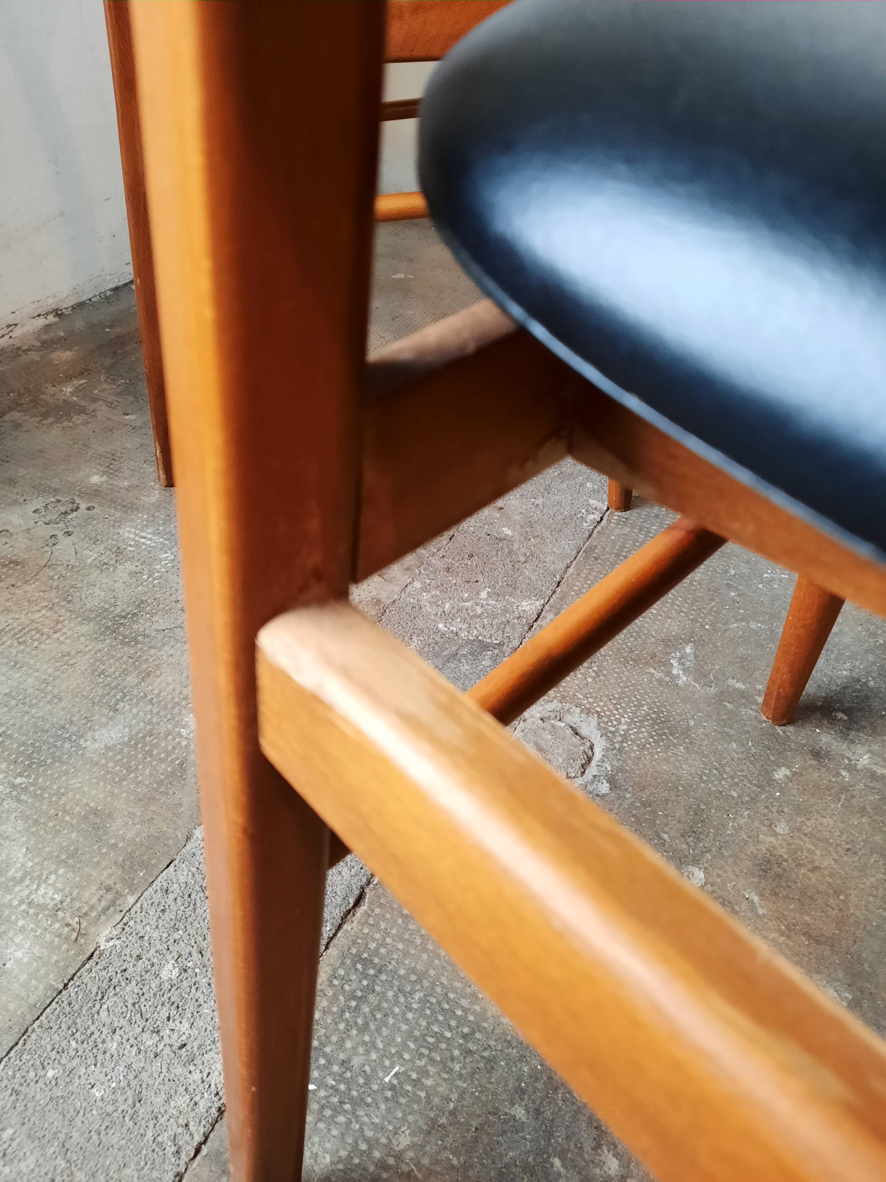 Set of 4 vintage Scandinavian chairs with Skaï seat
