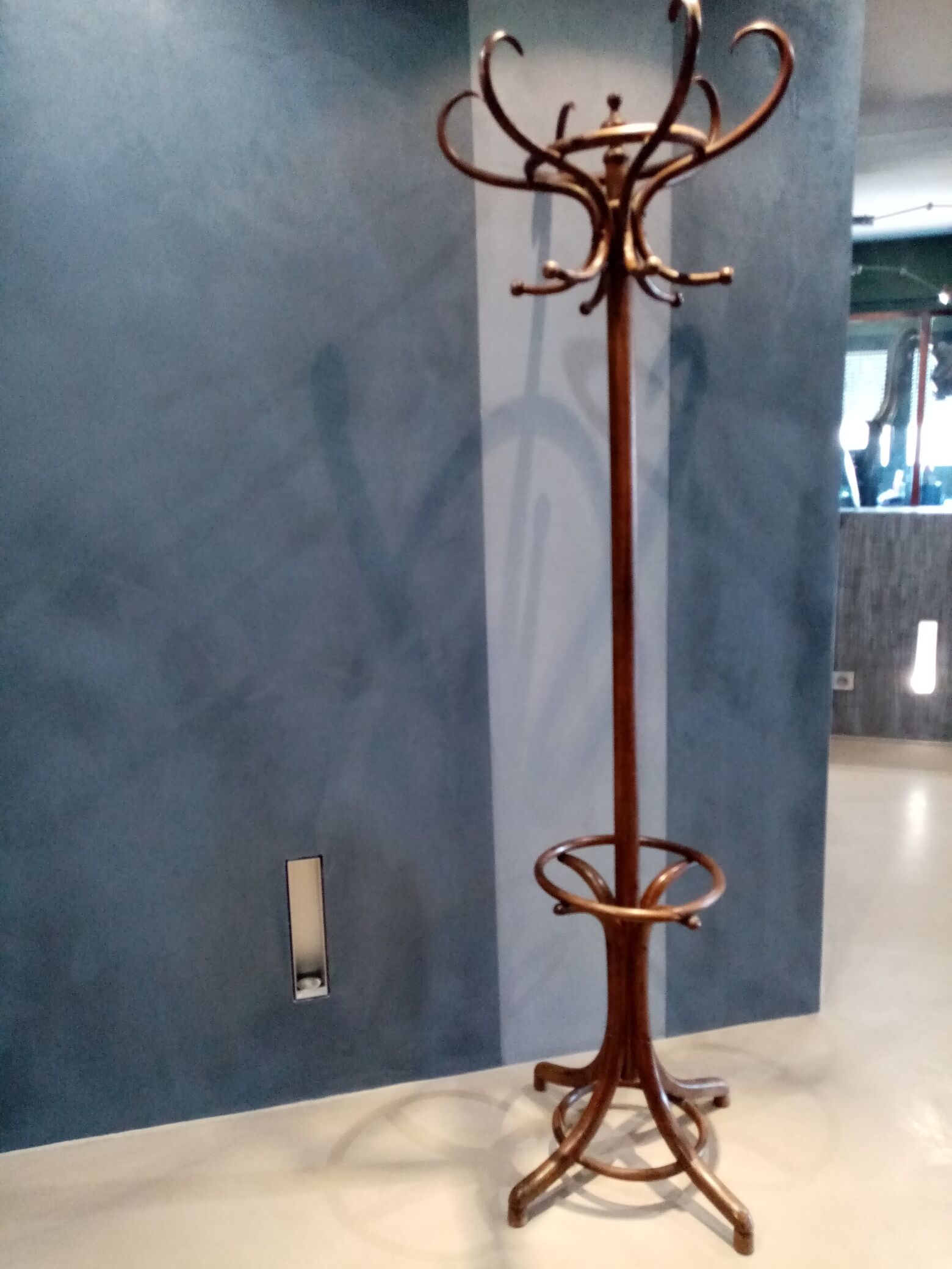 Parrot coat rack by Alexander Fischel