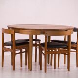 Table and 4 scandinavian encastrable chairs