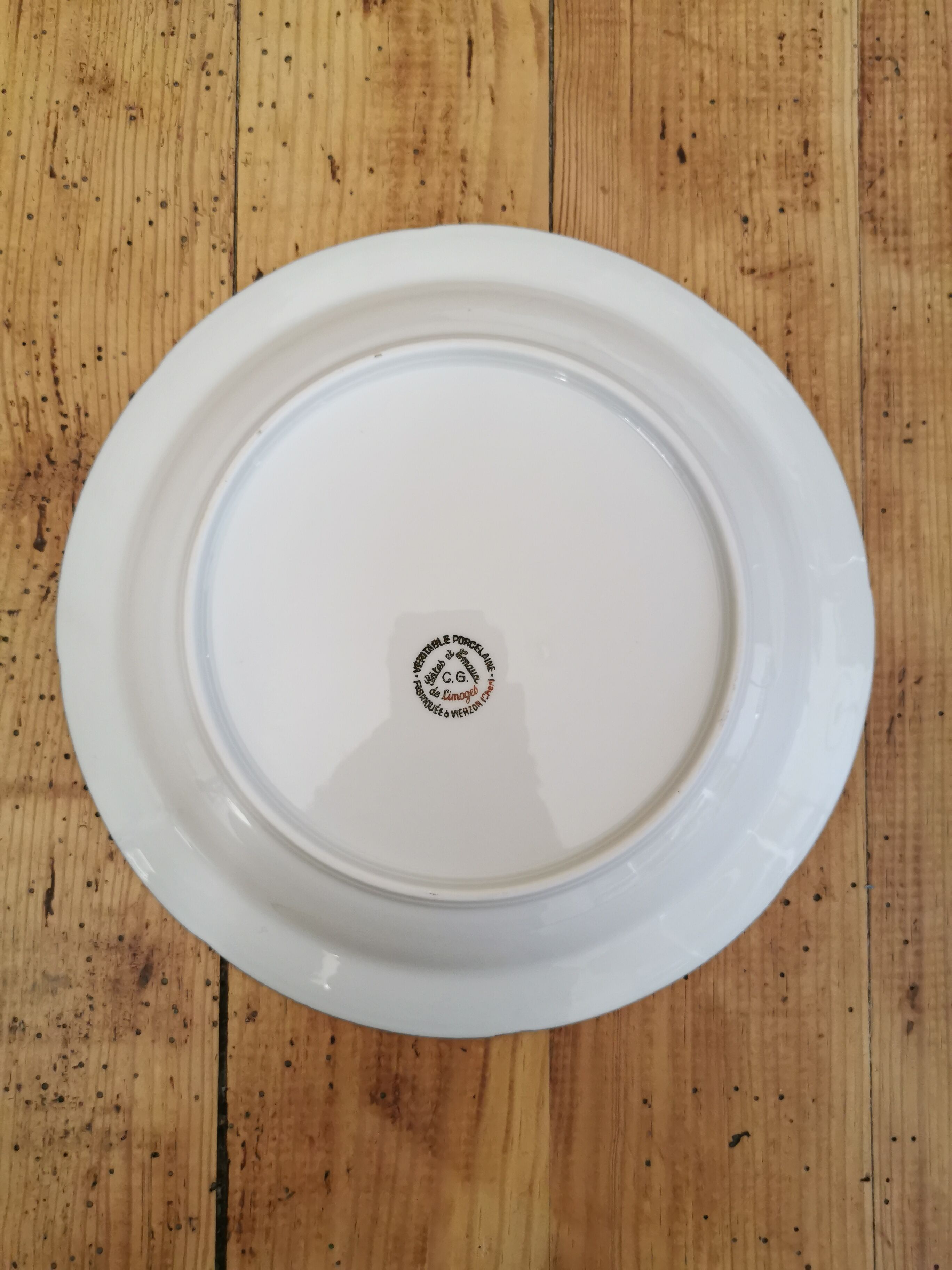 Vintage porcelain hollow plates