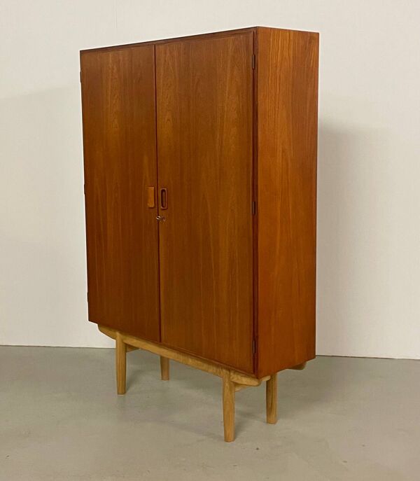 Armoire mince de Borge Mogensen, Danemark des années 1950