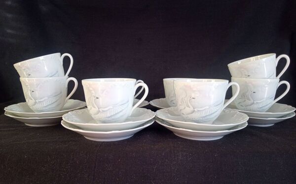 Limoges, Camille Tharaud - Service à café pour 8 pers. en porcelaine de Limoges, décor ''Cygne