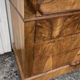 Commode style Louis Philippe en ronce de noyer,  fin XIXème