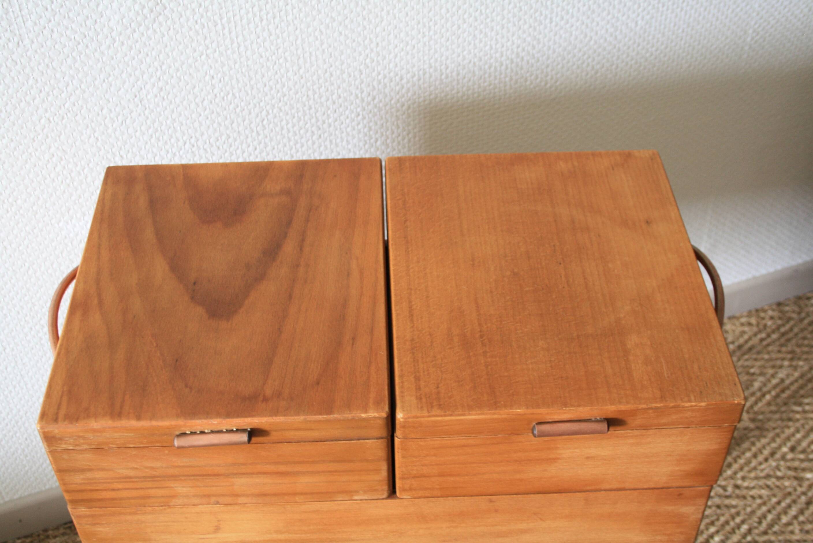 Wooden sewing worker/furniture with compass feet