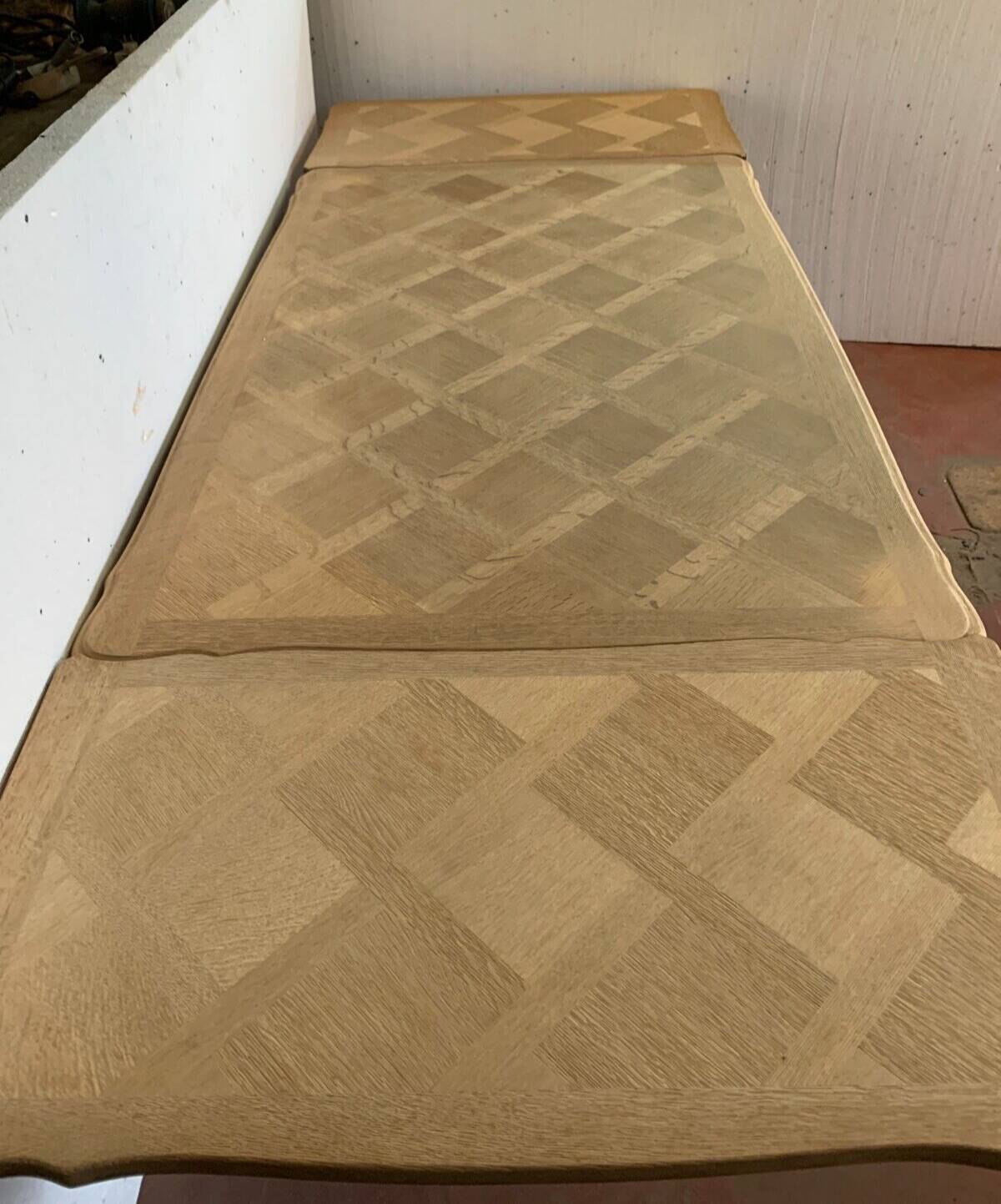 Regency style dining table in veneer and solid oak 20th century