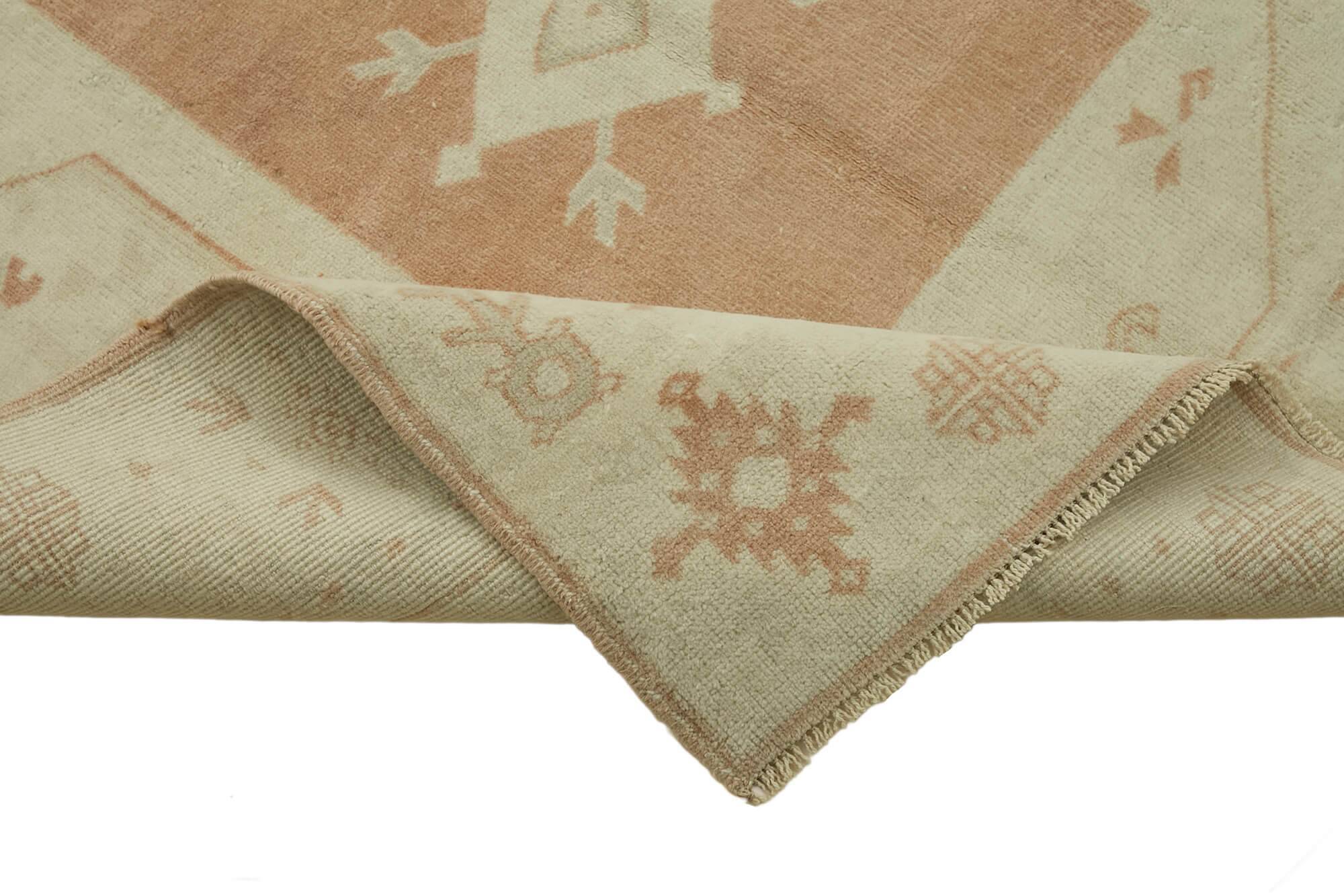 Turkish Vintage Anatolian Rug 122 cm x 186 cm