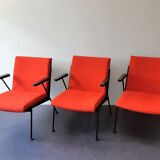 Red 'Oase' lounge chair with armrests by Wim Rietveld for Ahrend de Cirkel, 3 available