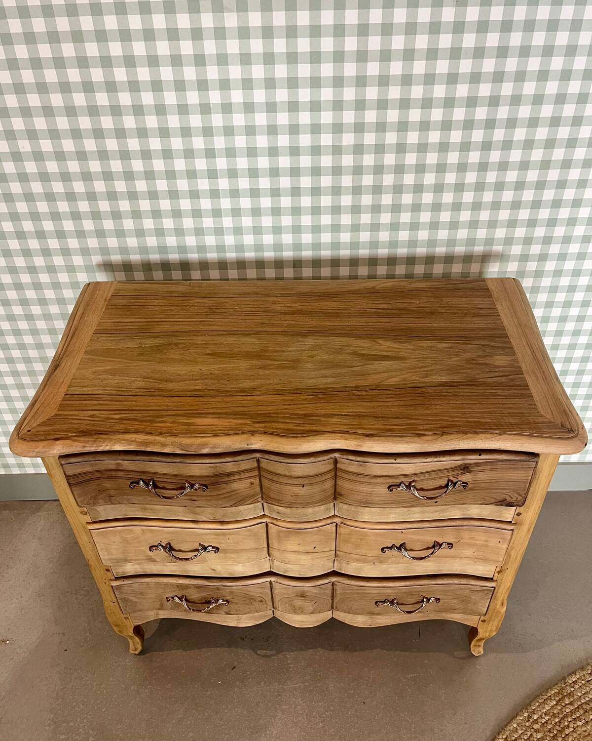 Shabby chic chest of drawers