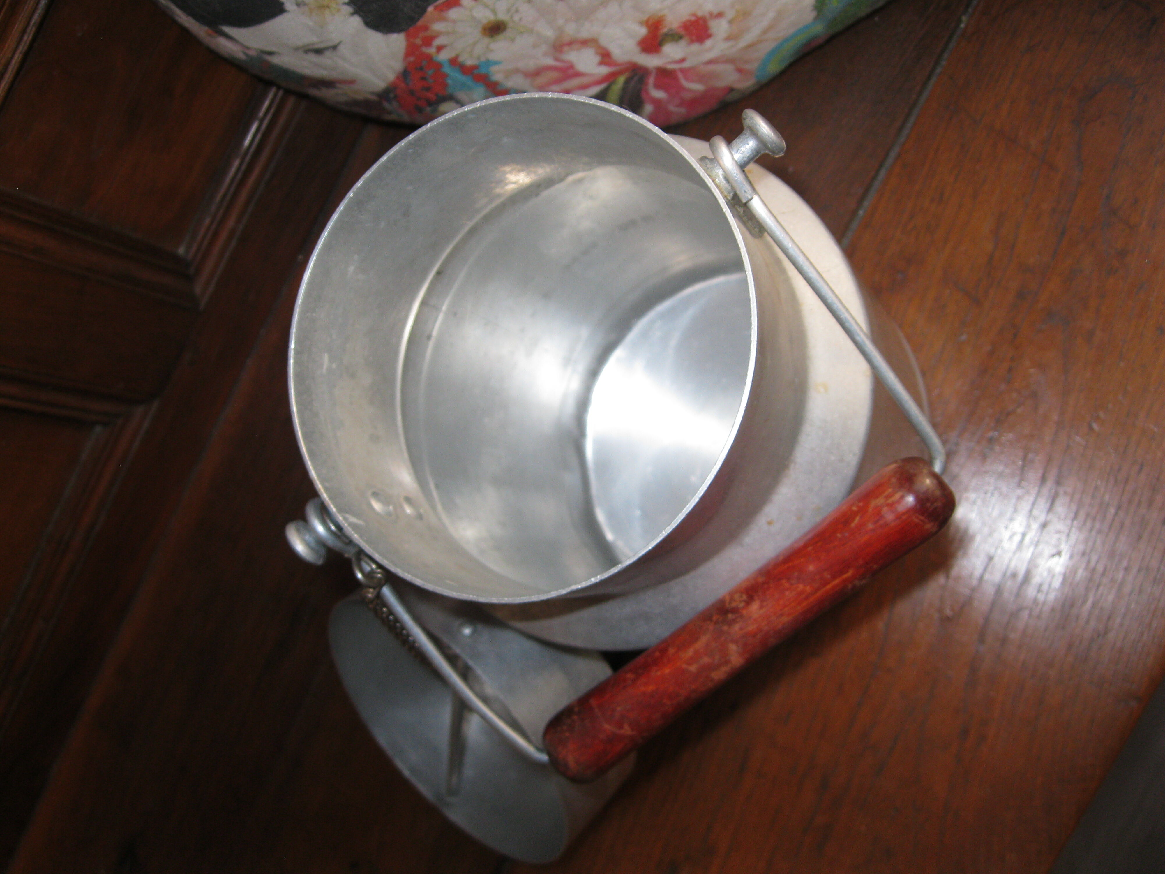 Aluminium milk pot