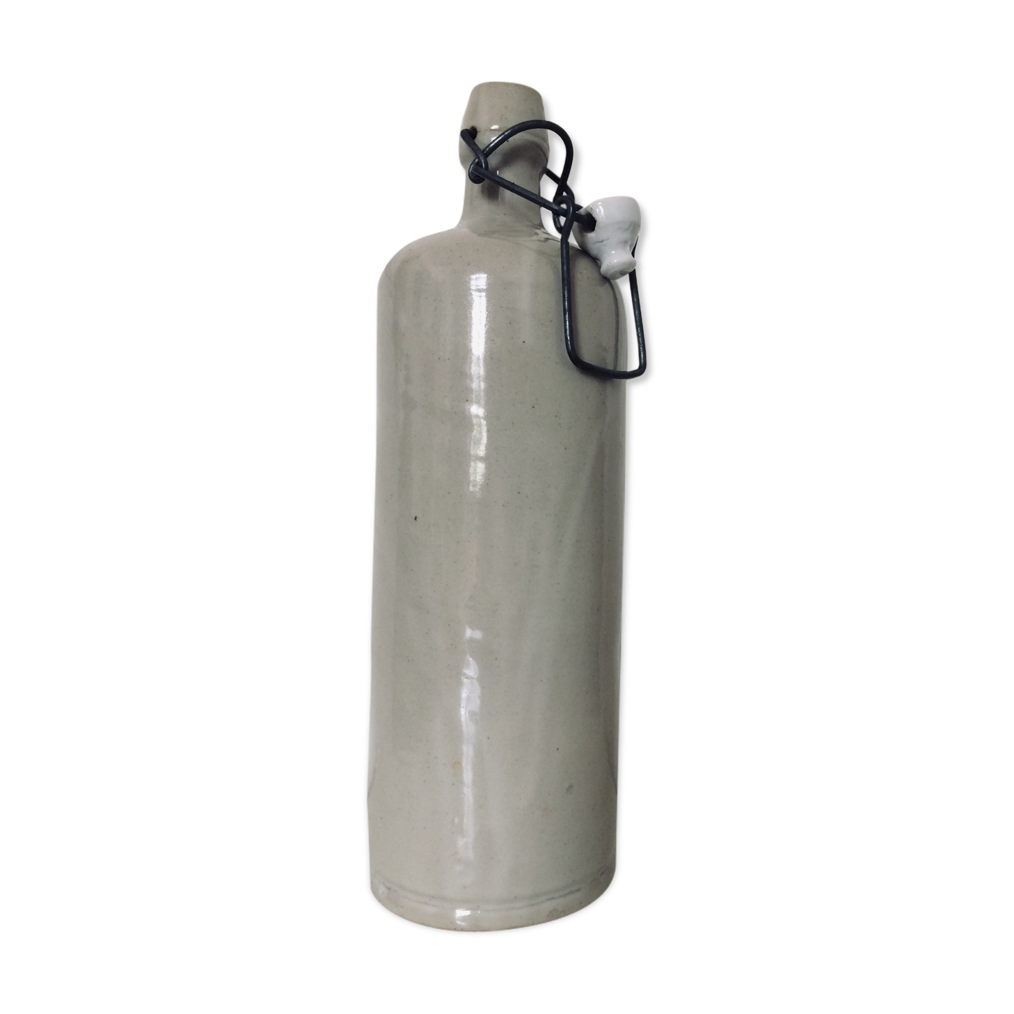 Beige varnished sandstone bottle