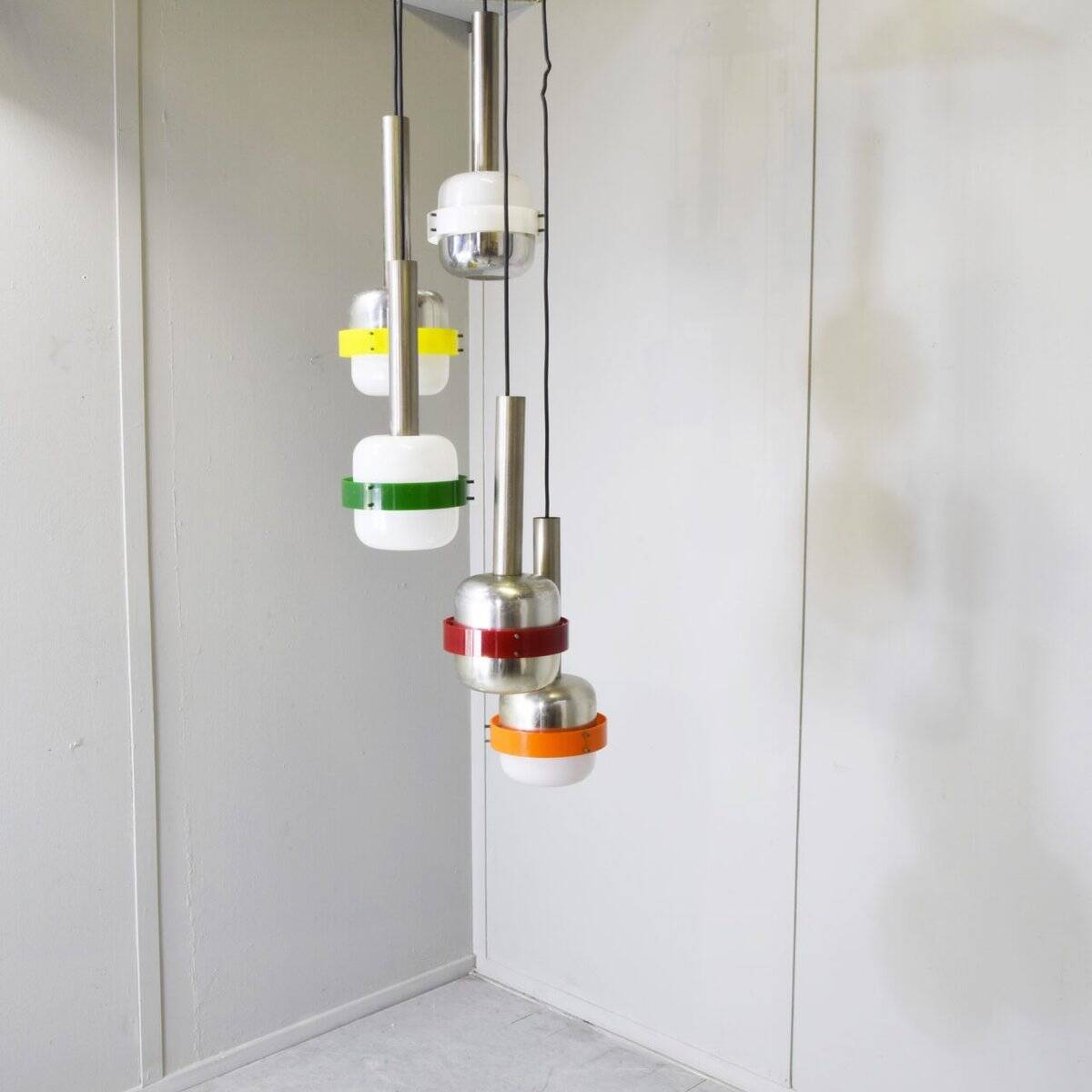Suspended lamps in white and coloured plastic by Stilnovo, 1960s, set of 5.