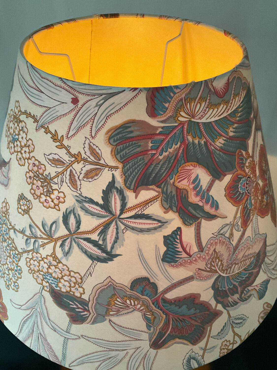 Lampe vintage en métal noir années 70