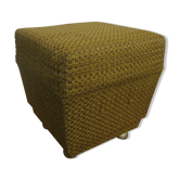 Pouf à roulette vintage en tissu jaune doré