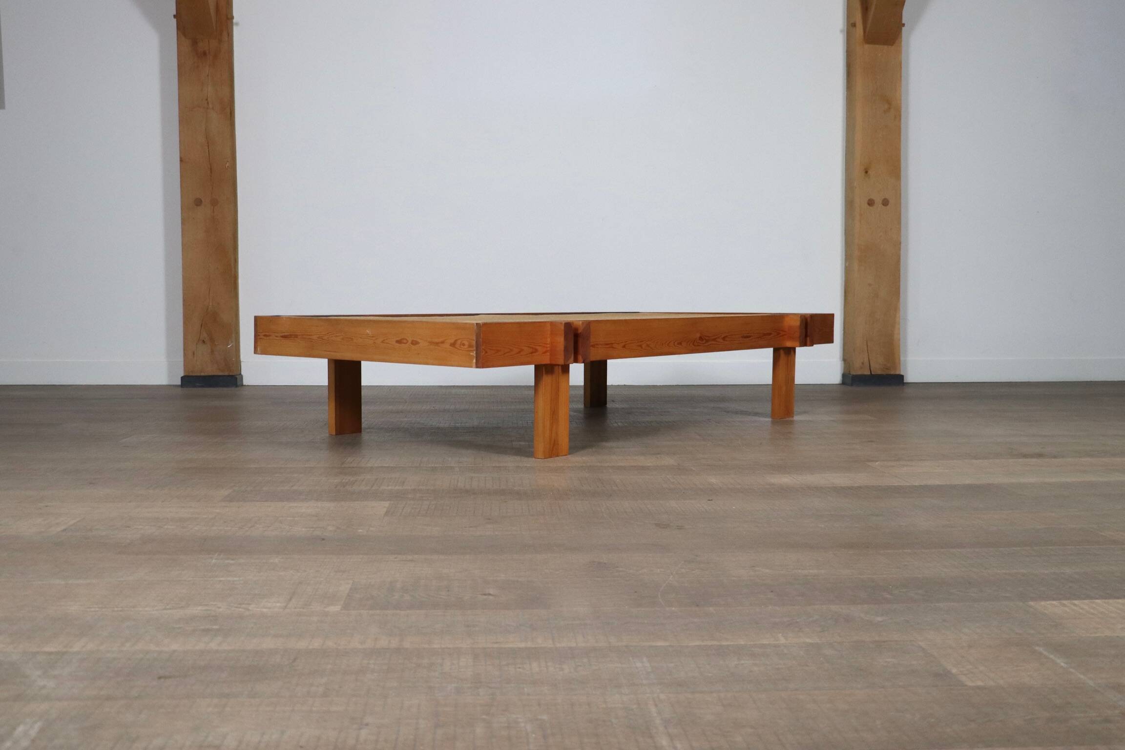 Table basse japonaise vintage en bois et jonc de mer, Japon, 1960