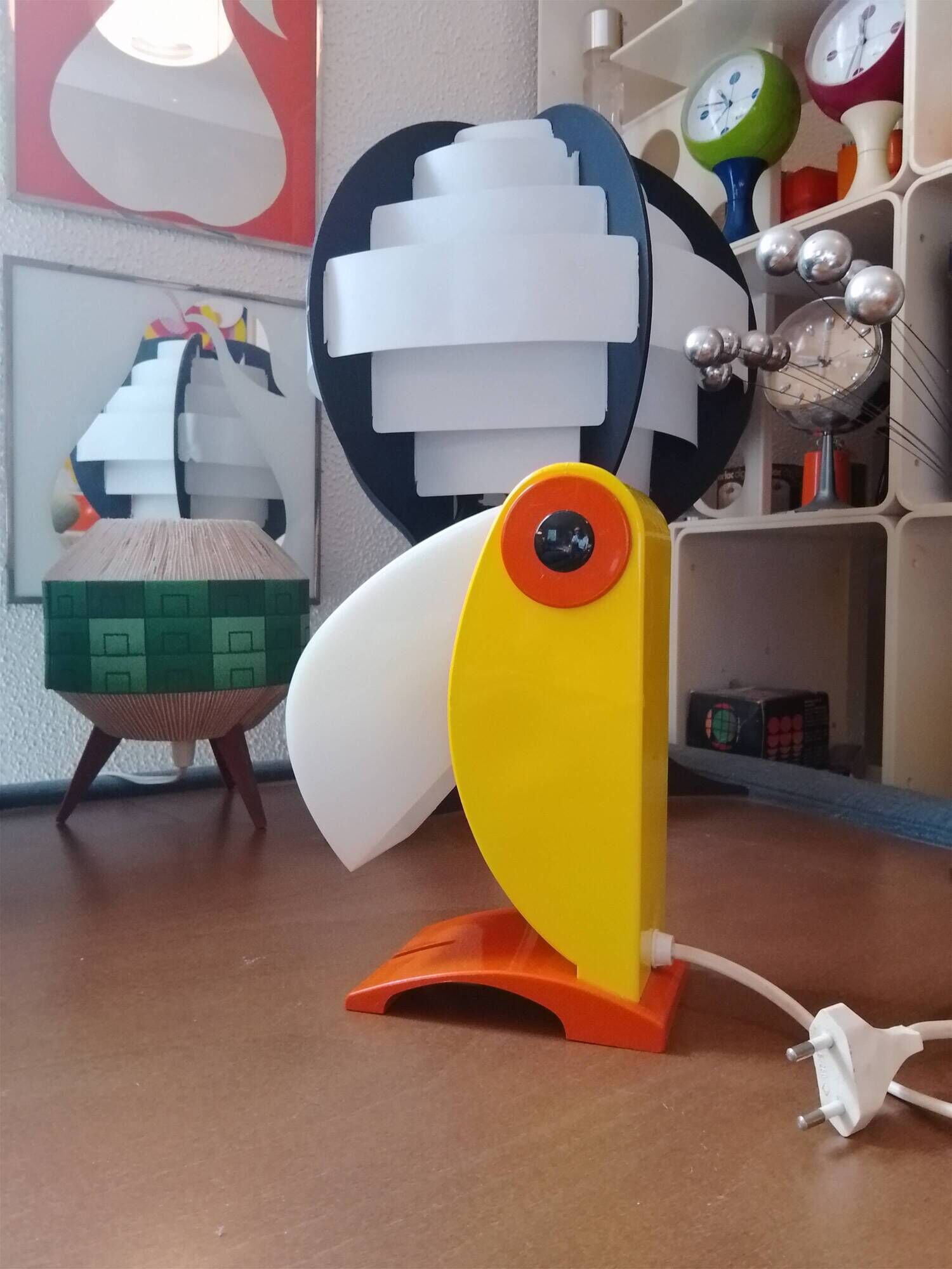 Toucan Lamp