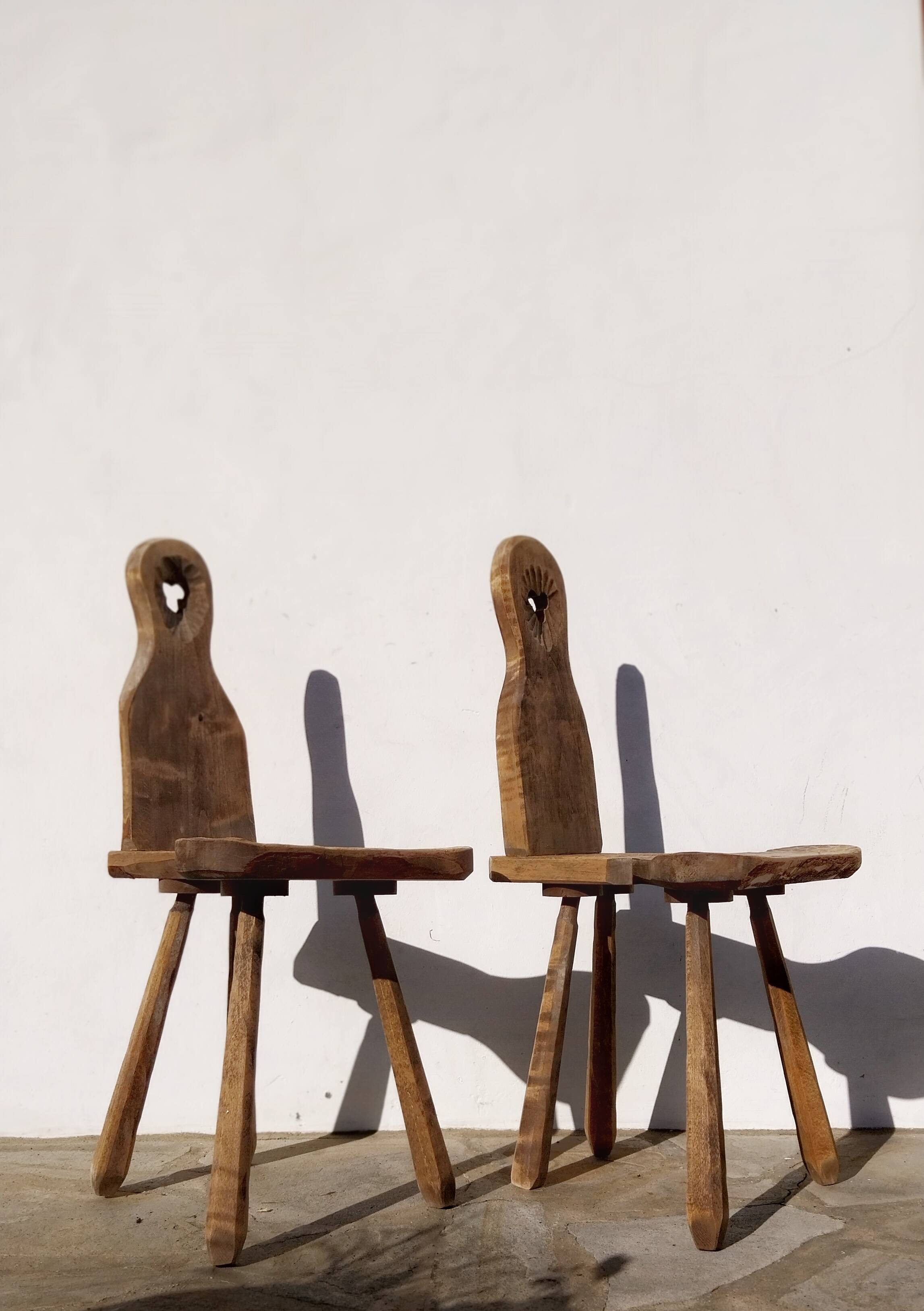 Chaise brutaliste, moderniste