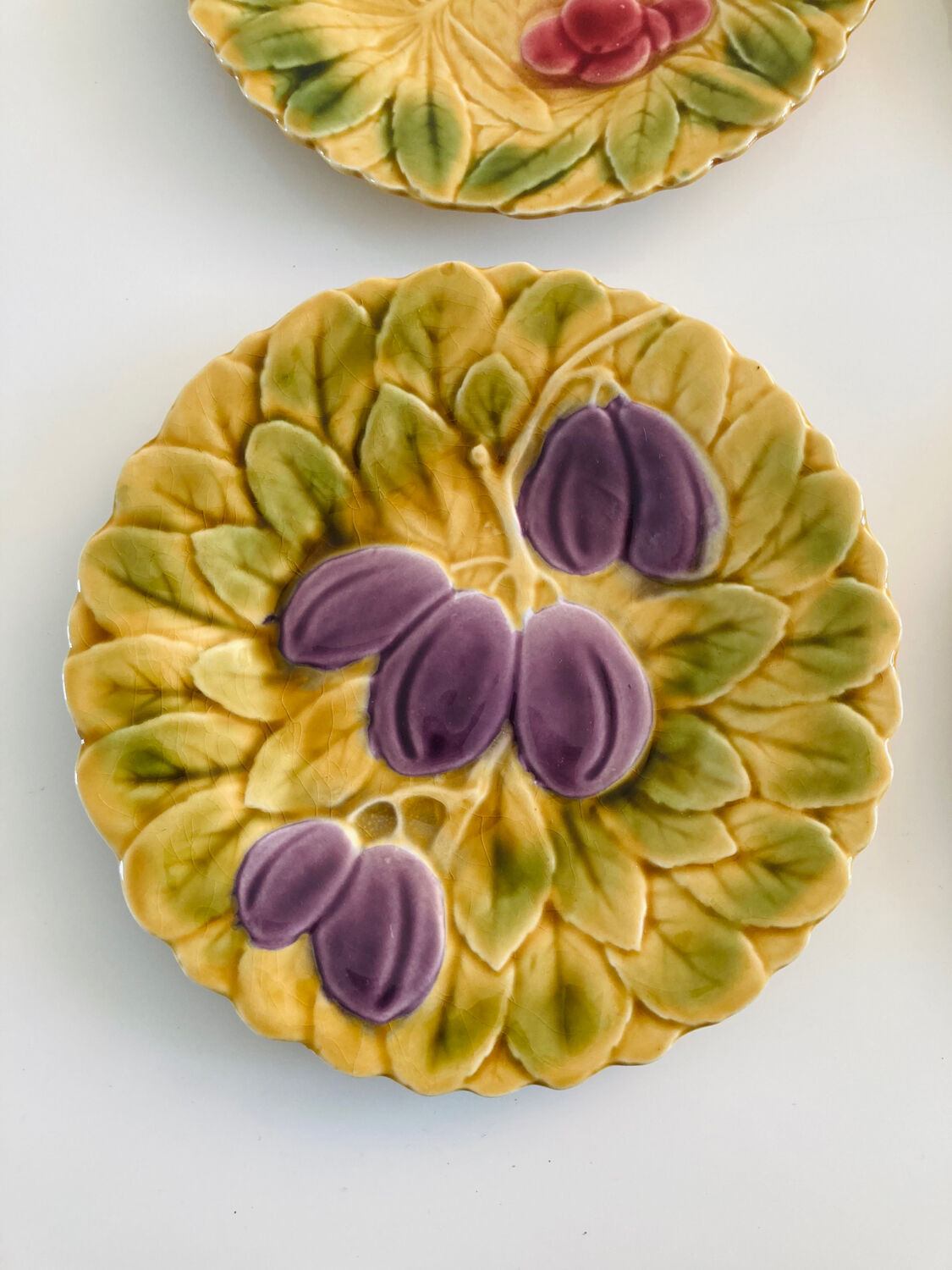 Barbotines: Ceramic dessert service from Sarreguemines.