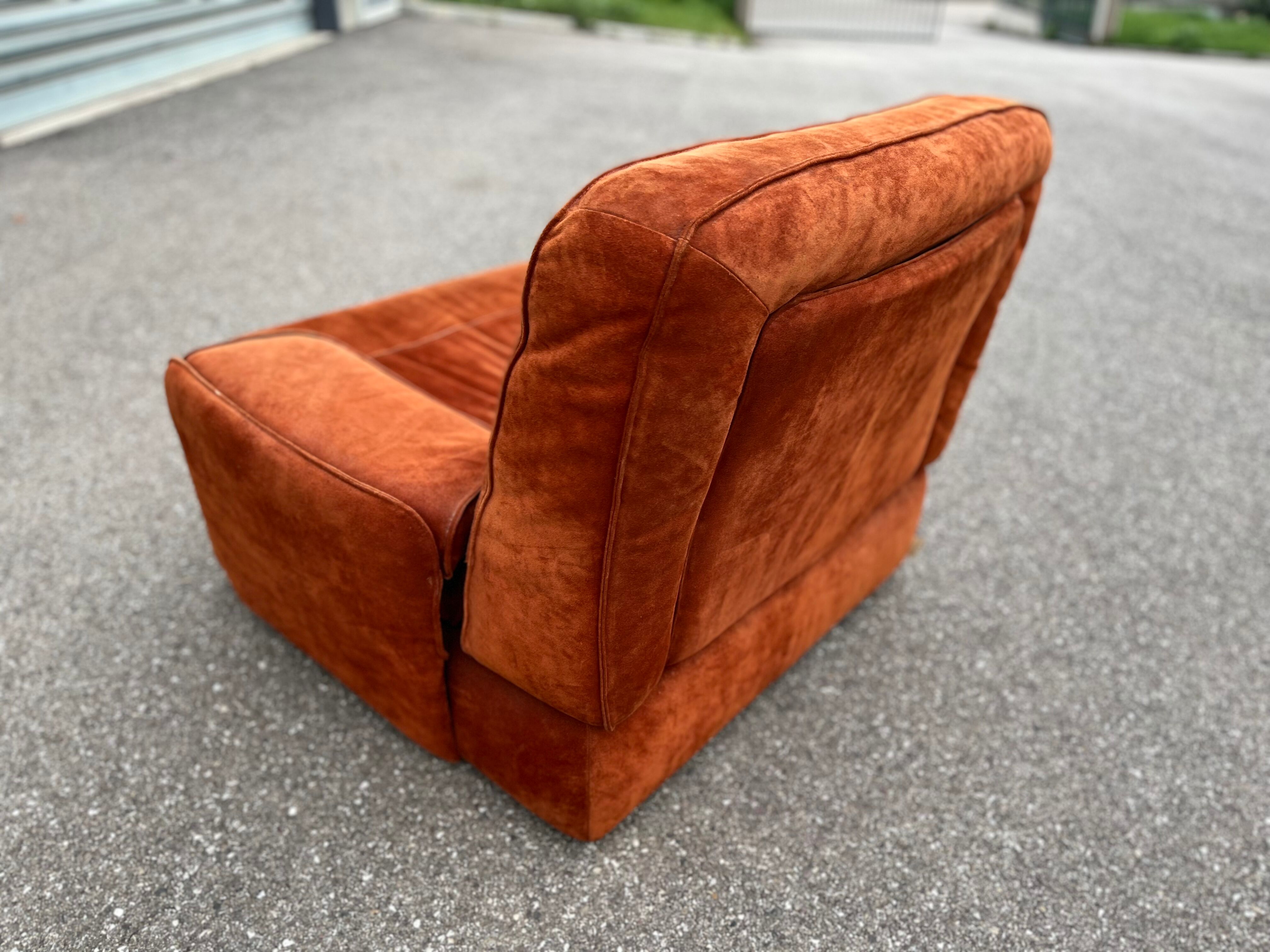 Paire de fauteuils en daim orange cinna