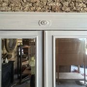 Armoire ancienne avec miroir