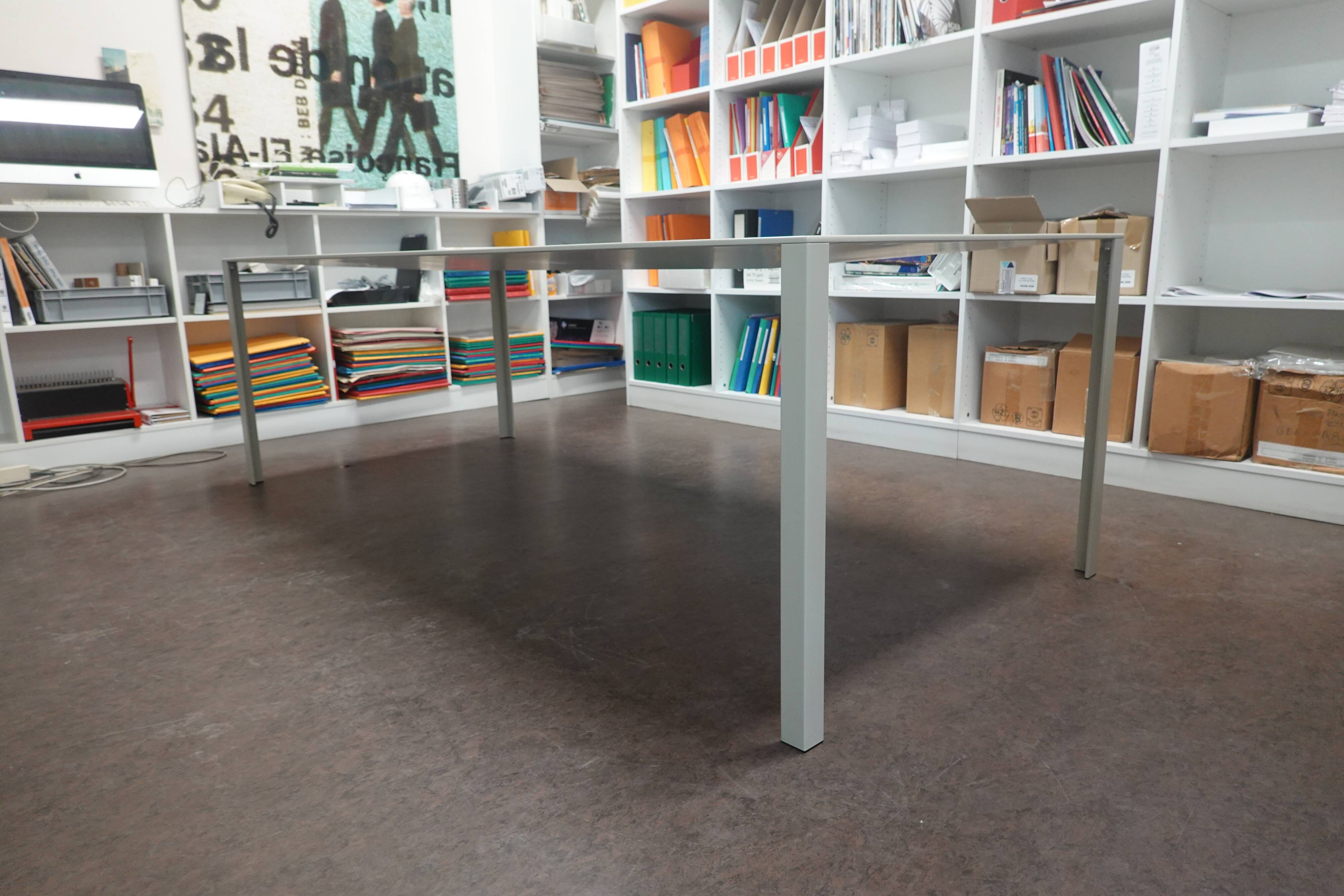 LessLess table by Jean Nouvel Molteni