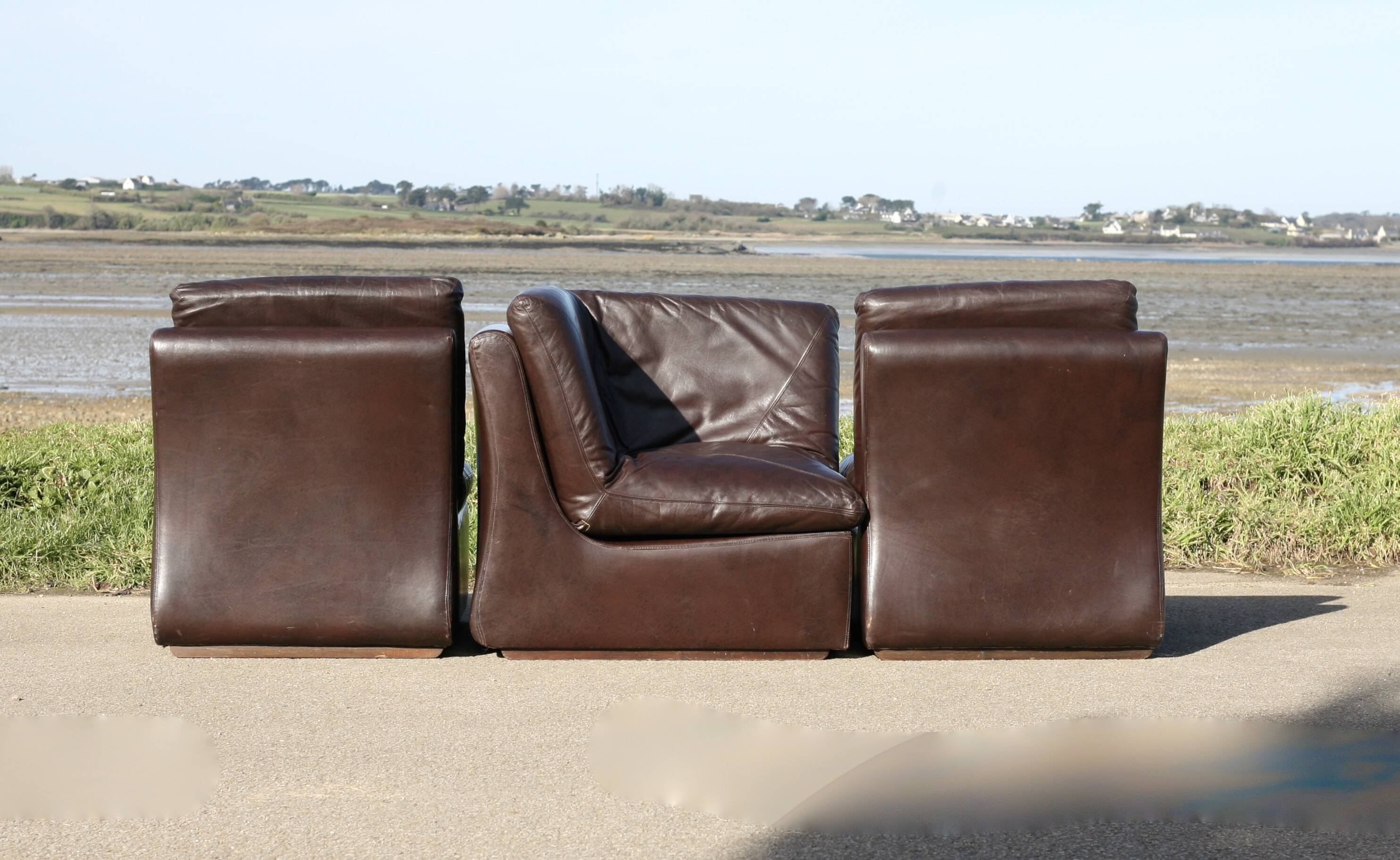 Modular sofa made up of 3 leather armchairs. Circa 1970