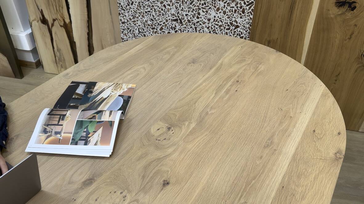 Oval table For Me Lab – Saturne