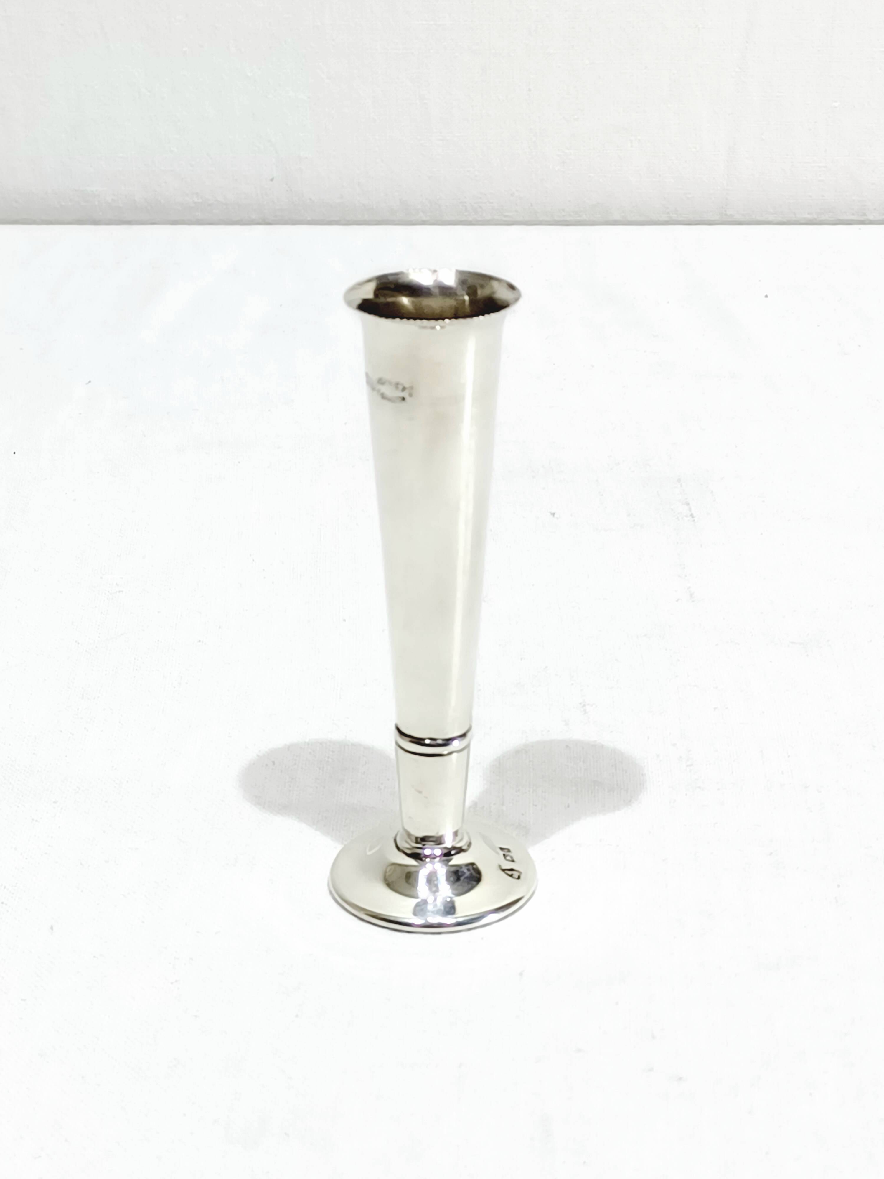 Asprey & Co - Small silver cornet vase