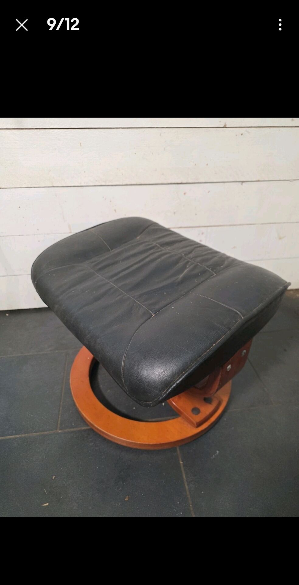 Repose pieds / Pouf en cuir noir  -Stressless