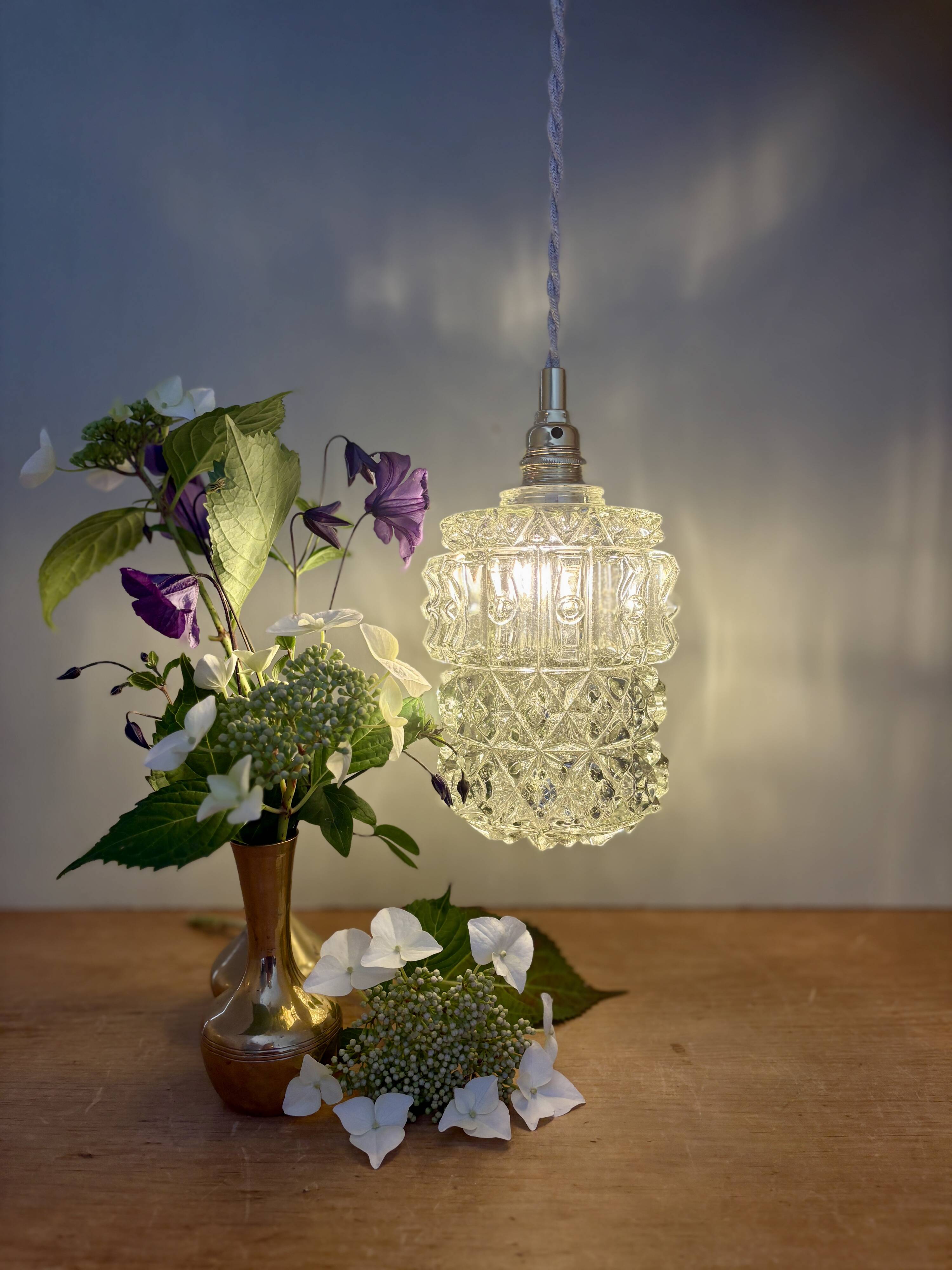 Vintage tulip pendant light in clear molded glass