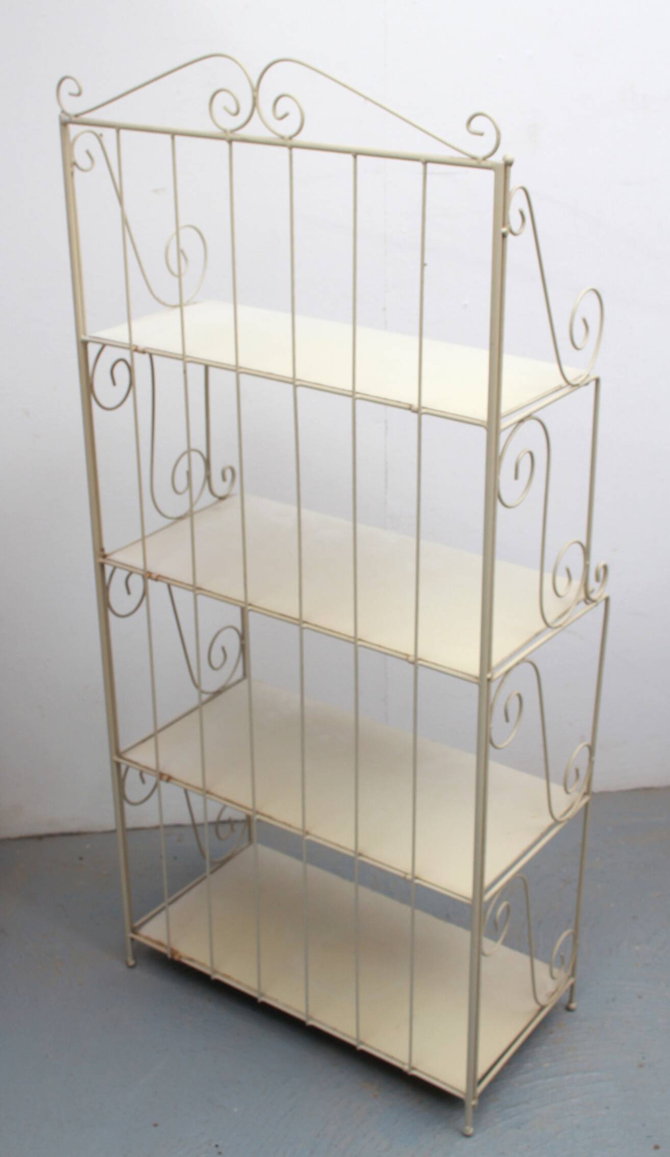 1950s shelf in metal Shabby Chic