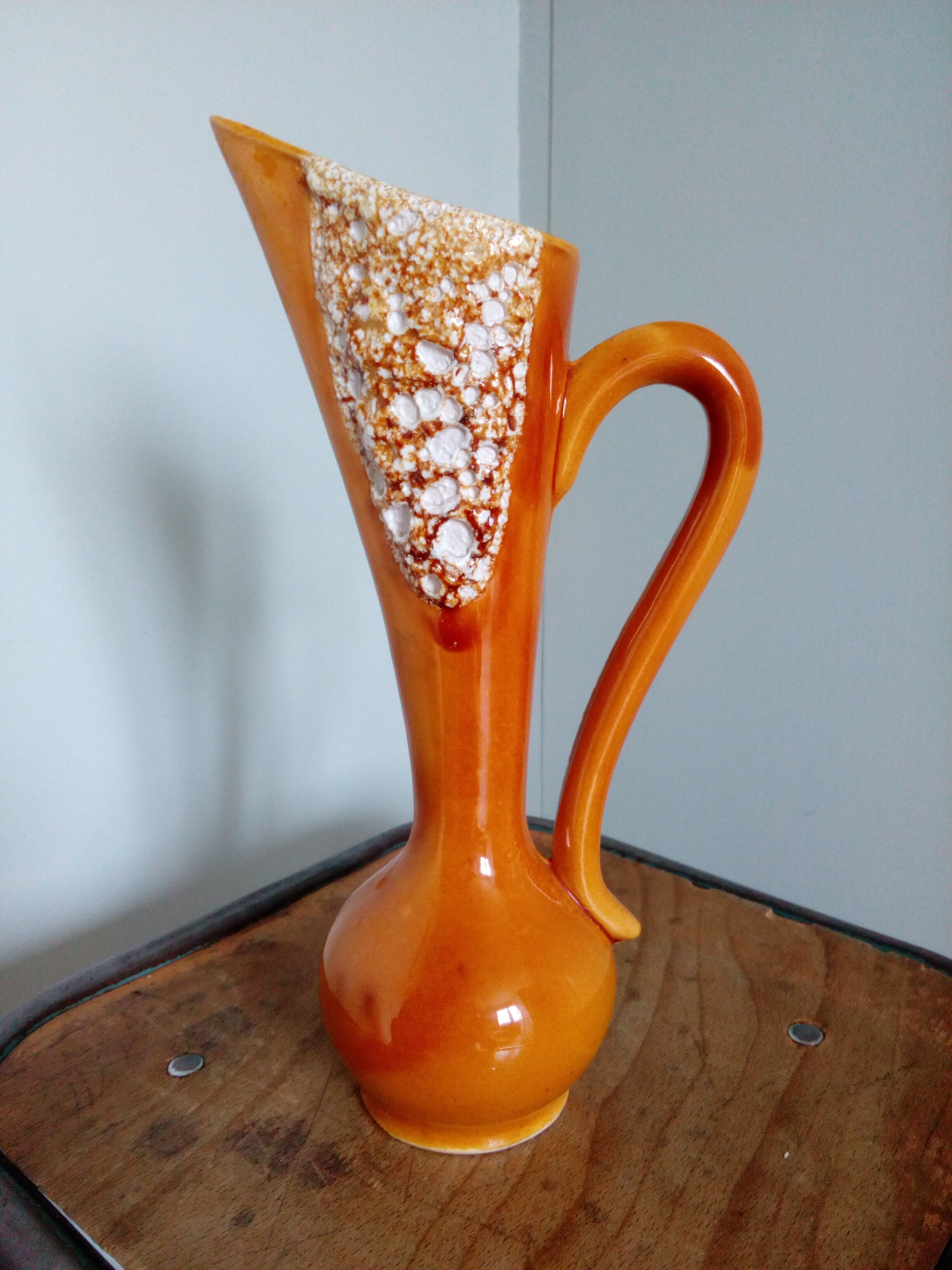 Vase soliflore jaune doré décor fat lava ou écume de mer
